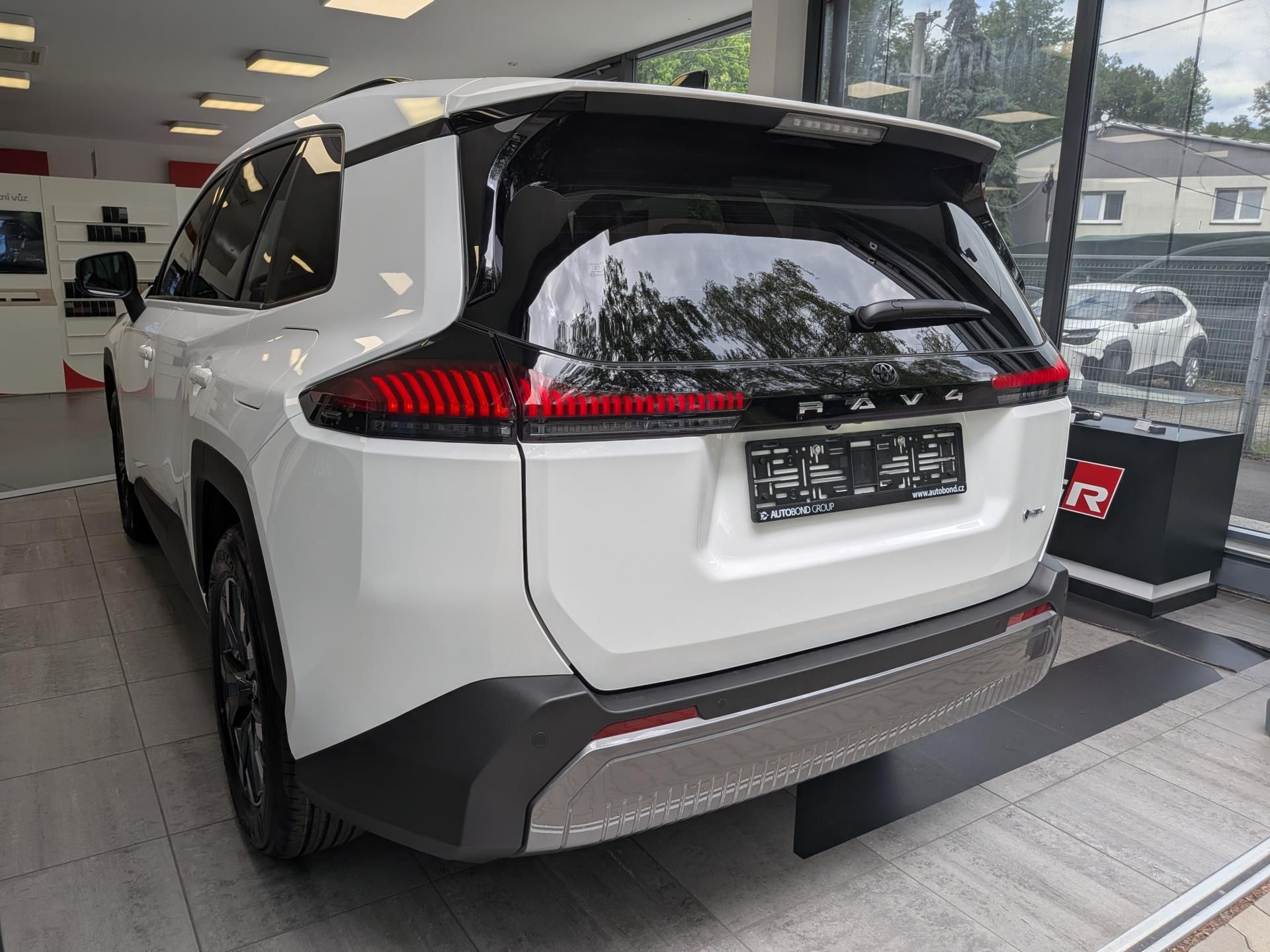 Toyota Rav4, 2,5 HEV 4X4 COMFORT BUSINESS - fotka 5