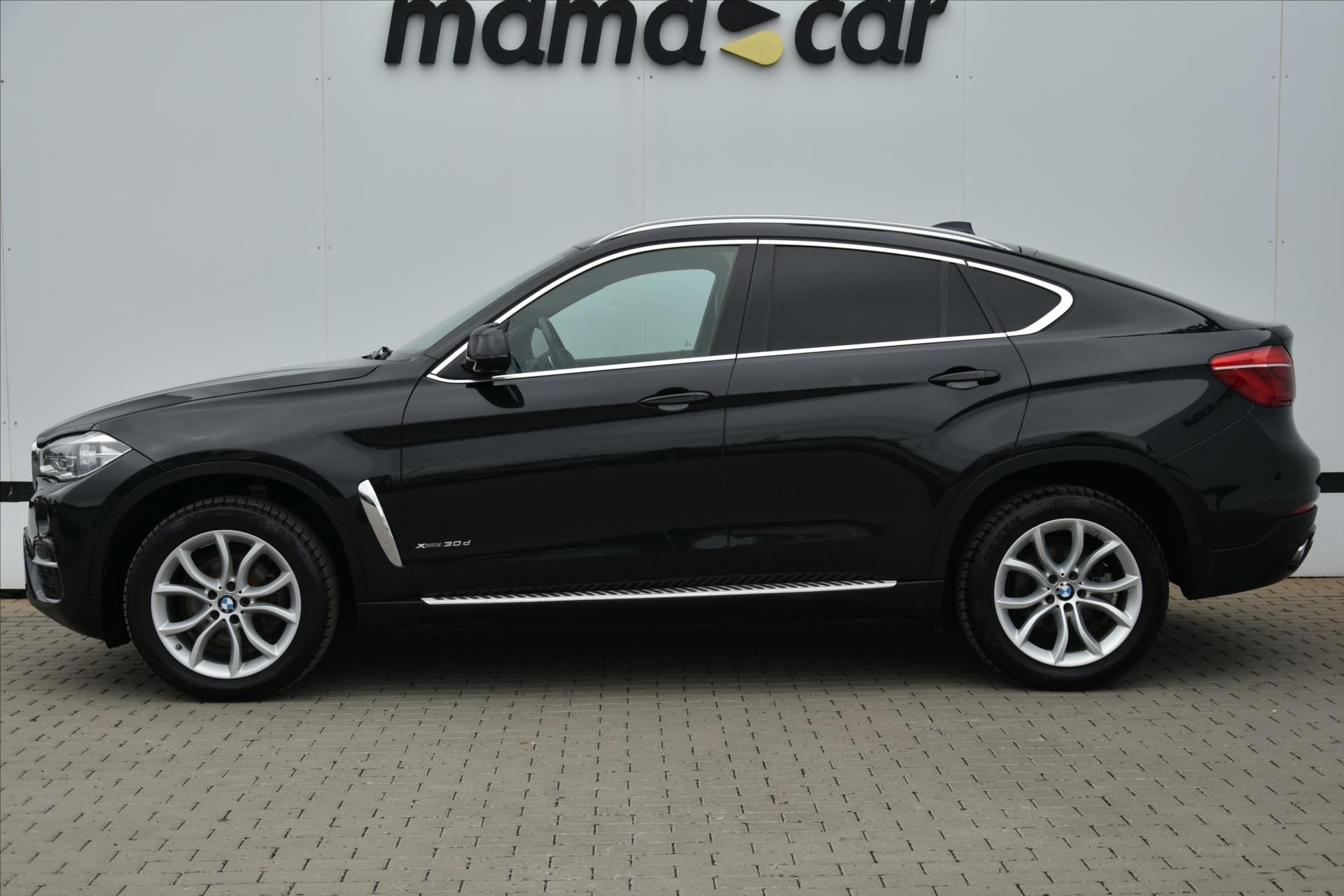 BMW X6, xDrive 30d 190kW ČR - fotka 4