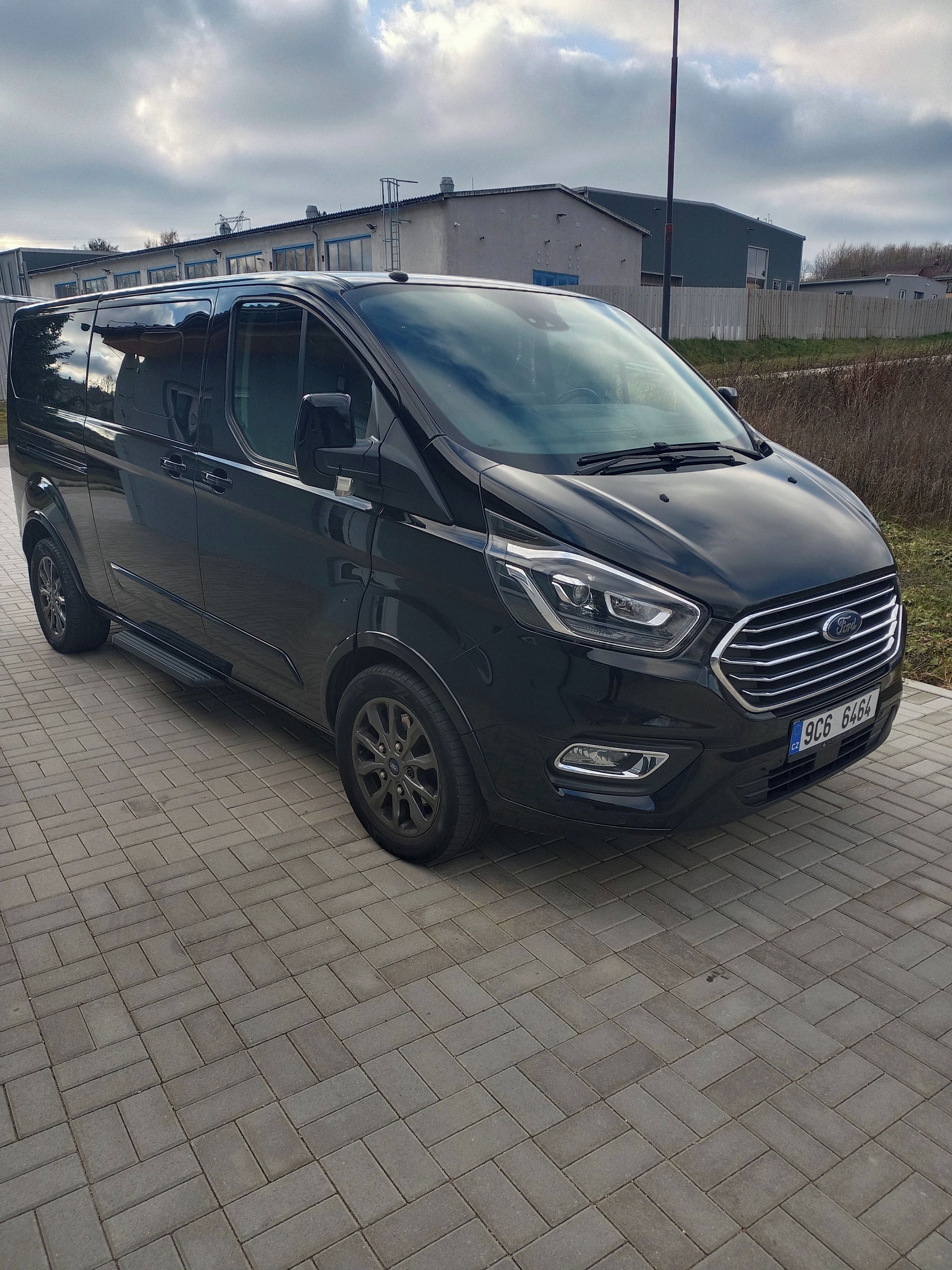 Ford Tourneo Custom, Titanium X 125KW Aut. L2 - fotka 2