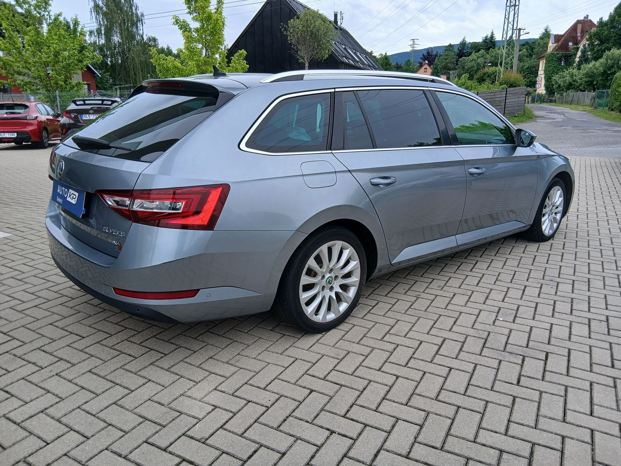 Škoda Superb, 2.0 TDI 140kW 4x4 L&K DSG - fotka 6