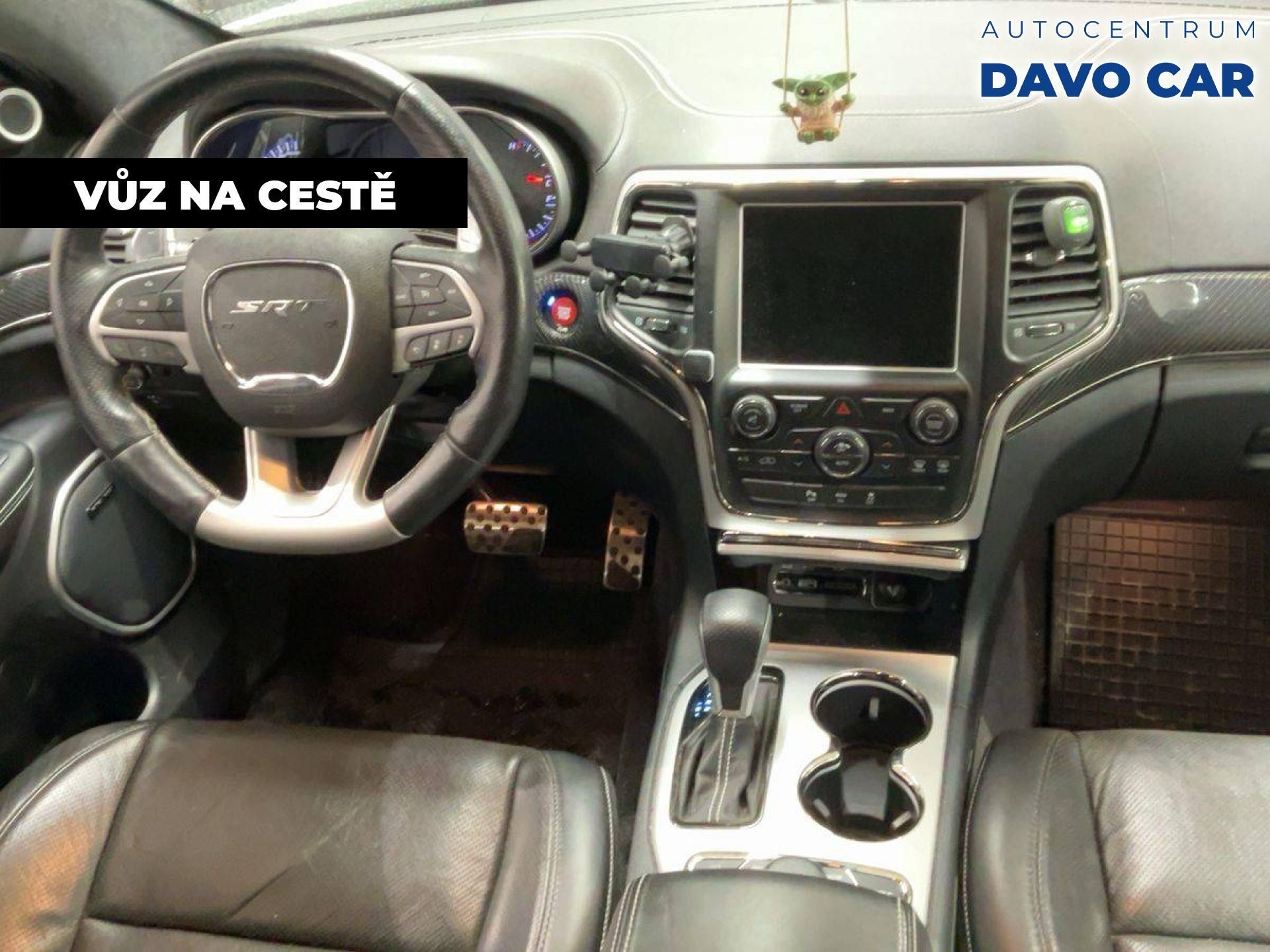 Jeep Grand Cherokee, 6,4 V8 HEMI SRT 344 kW Panoram - fotka 4