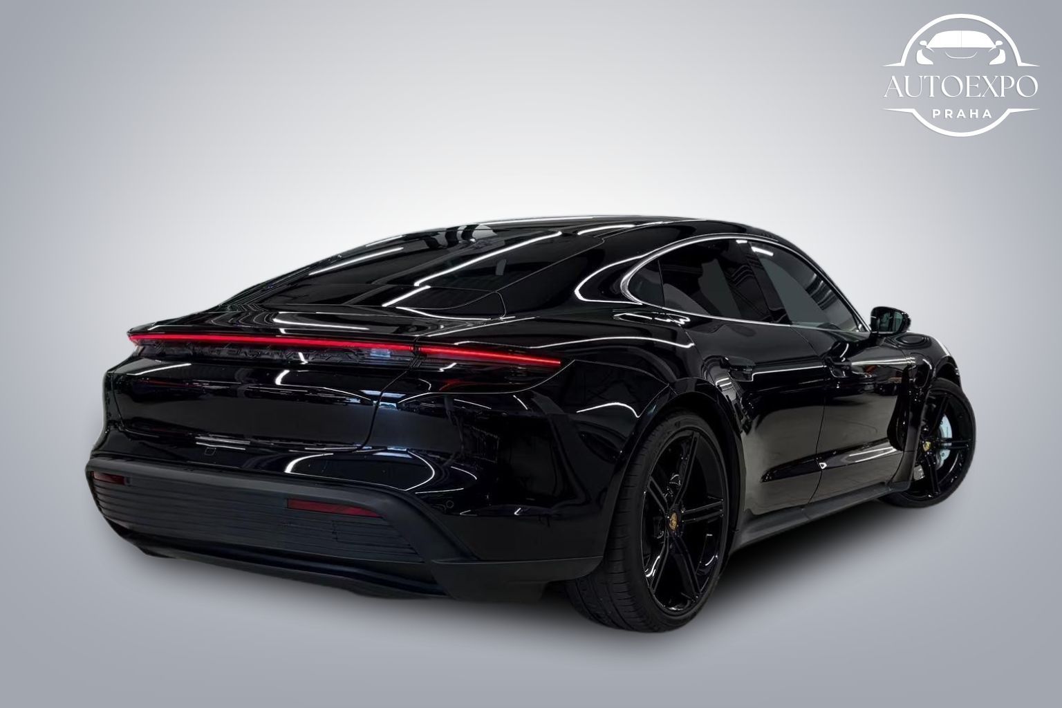 Porsche Taycan, 4S - fotka 4
