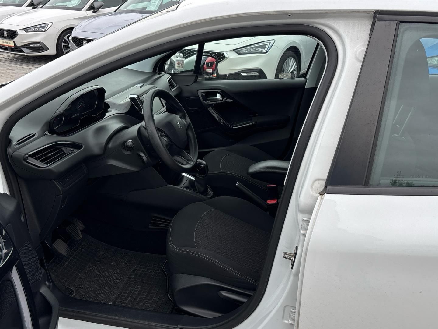 Peugeot 208, 1.2 PureTech / 60 kW - fotka 6