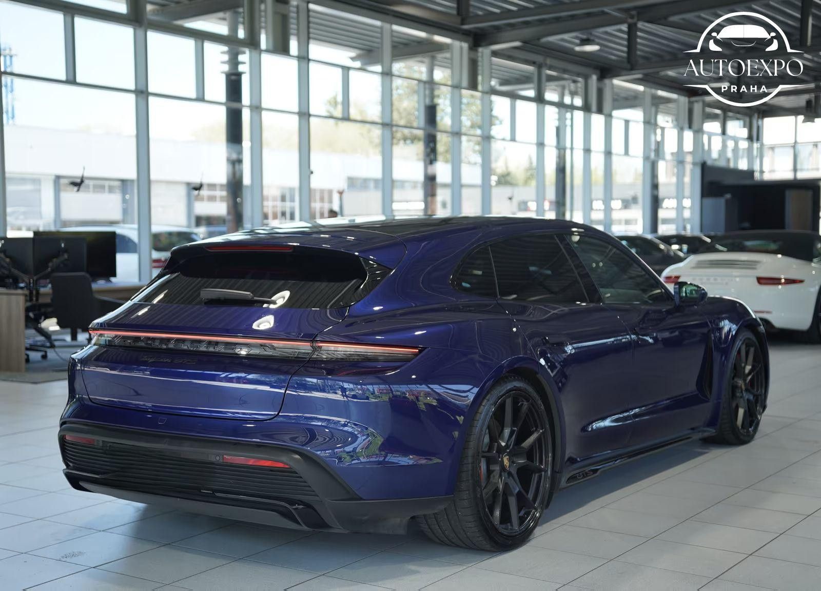 Porsche Taycan, GTS* *Panorama - fotka 5