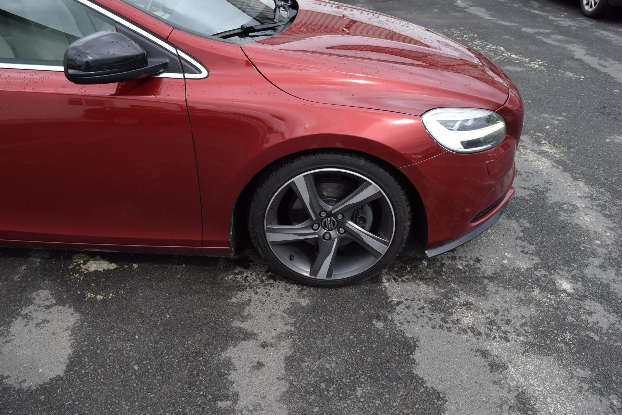 Volvo V40, 2.0i T2 90kw INSCRIPTION MANUÁ - fotka 5