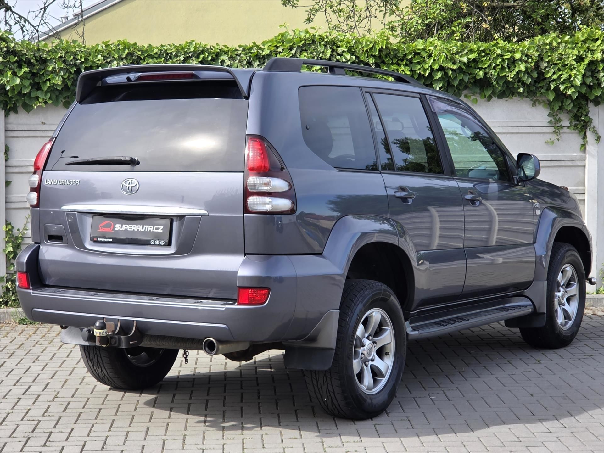 Toyota Land Cruiser, 3,0 D-4D 127kW 8-míst ČR 1.maj - fotka 6