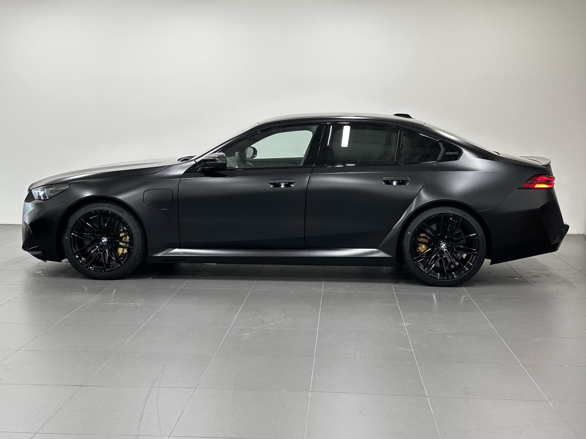 BMW M5, M5 Sedan - fotka 2