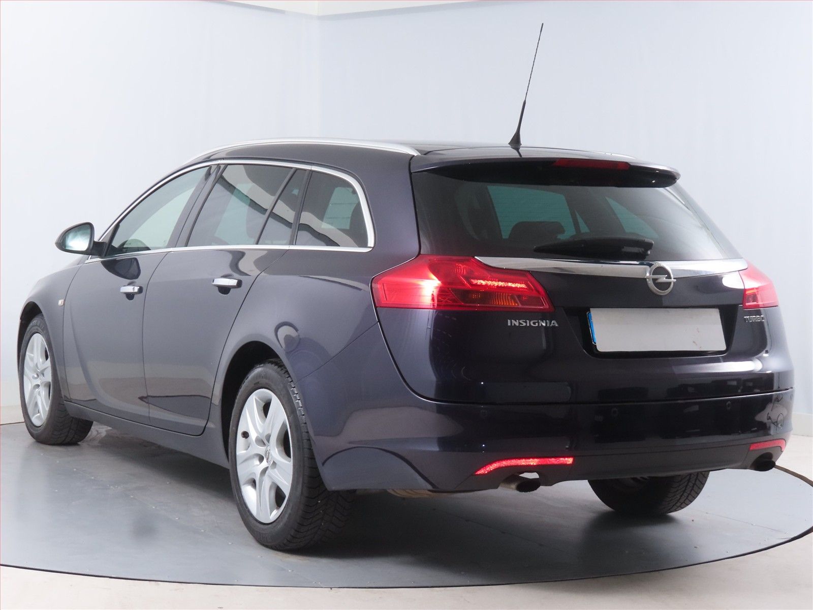 Opel Insignia, 2.0 Turbo, Kožené sedačky - fotka 4