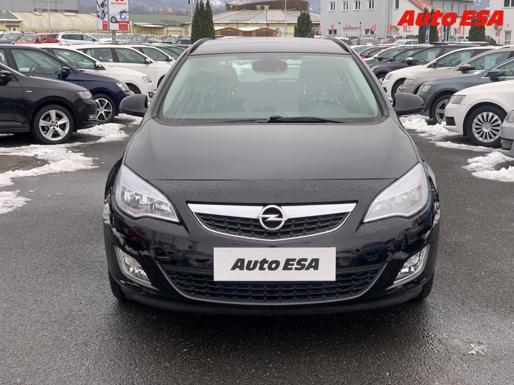 Opel Astra, 1.6i SportTourer - fotka 2