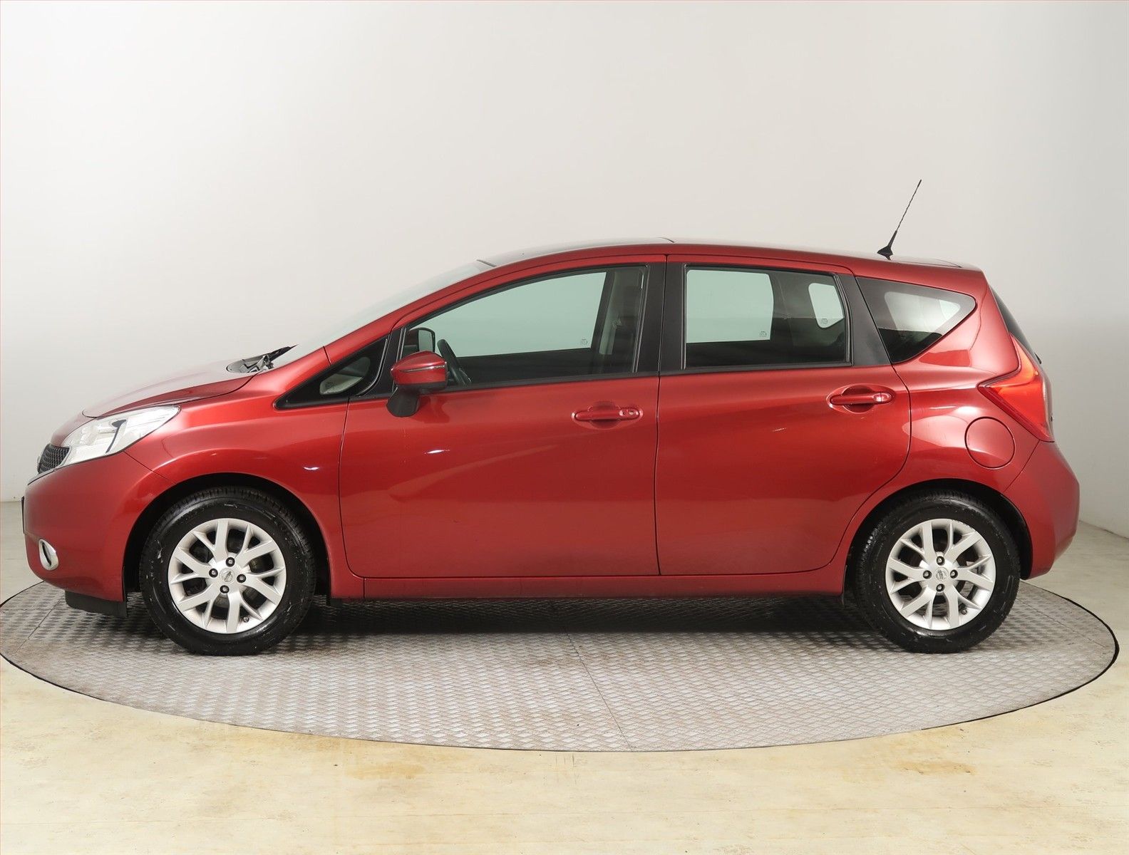 Nissan Note, 1.2, Automatická klima - fotka 3