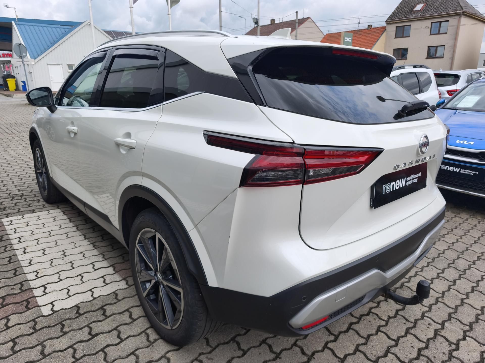 Nissan Qashqai, 2021 ČR 1.3 DIG-T 116kW TEKNA+ - fotka 4
