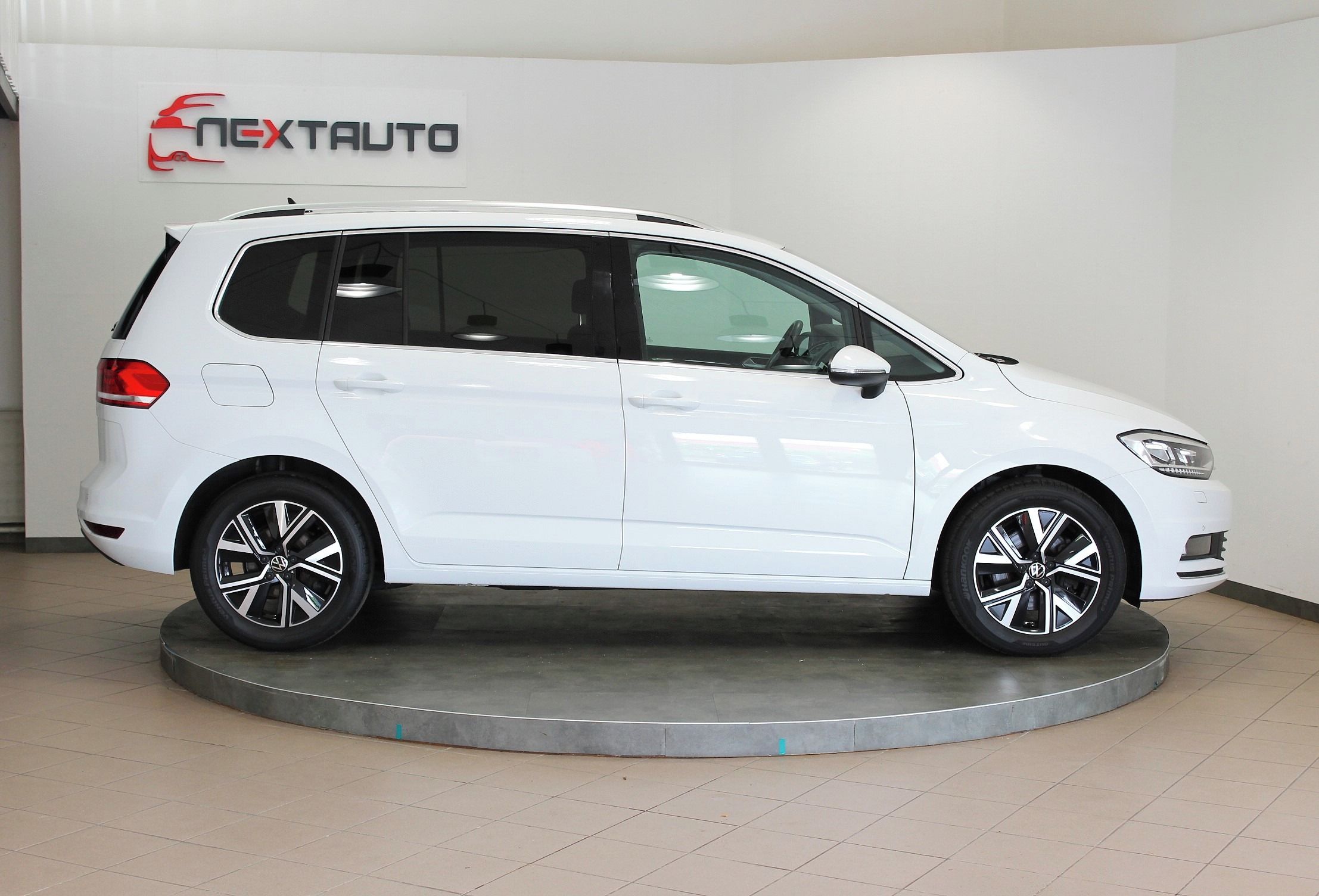 Volkswagen Touran, 2.0 TDI 110 kW DSG, HIGHLINE - fotka 6