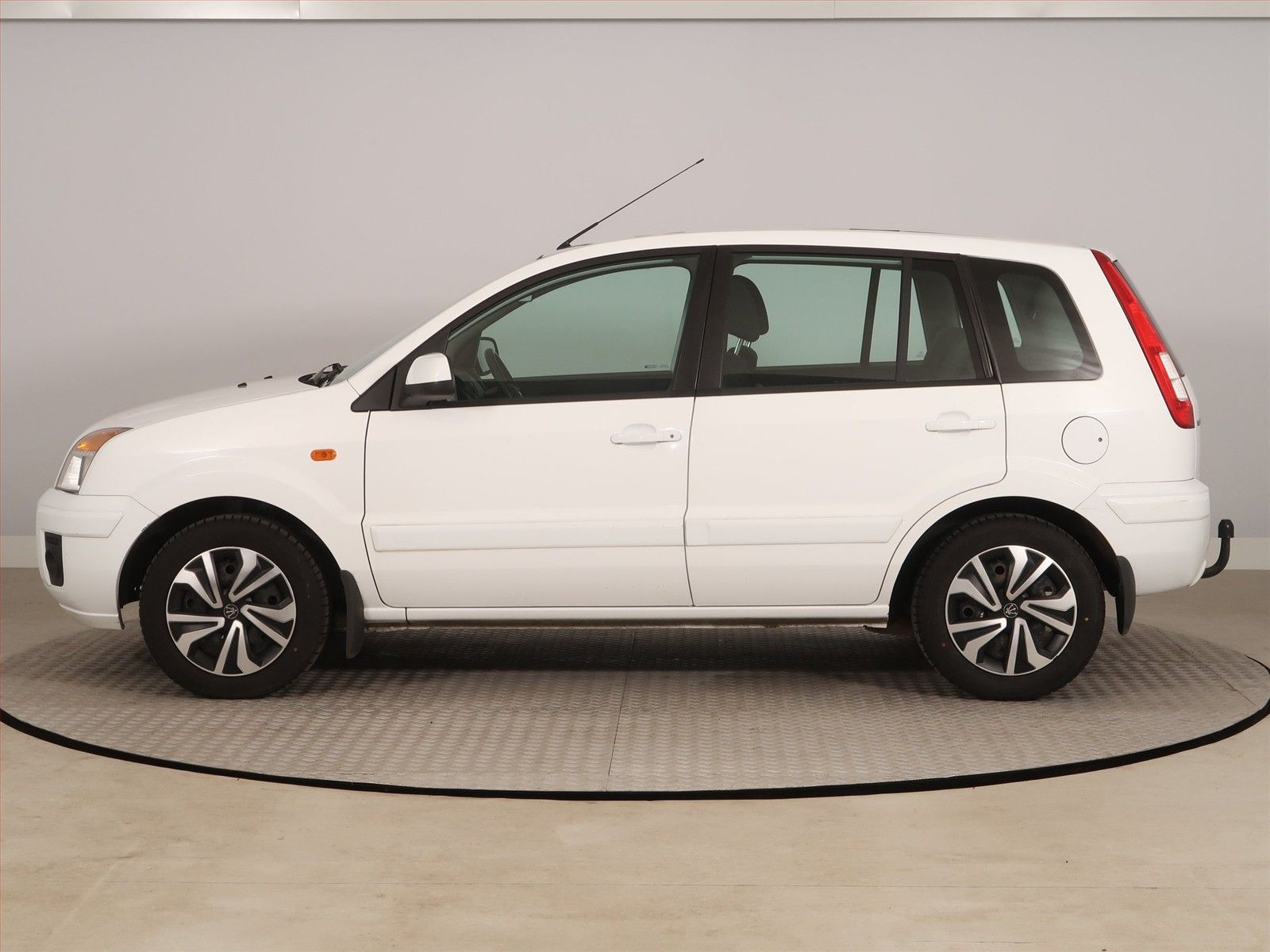 Ford Fusion, 1.4, Tažné, slušný stav - fotka 3