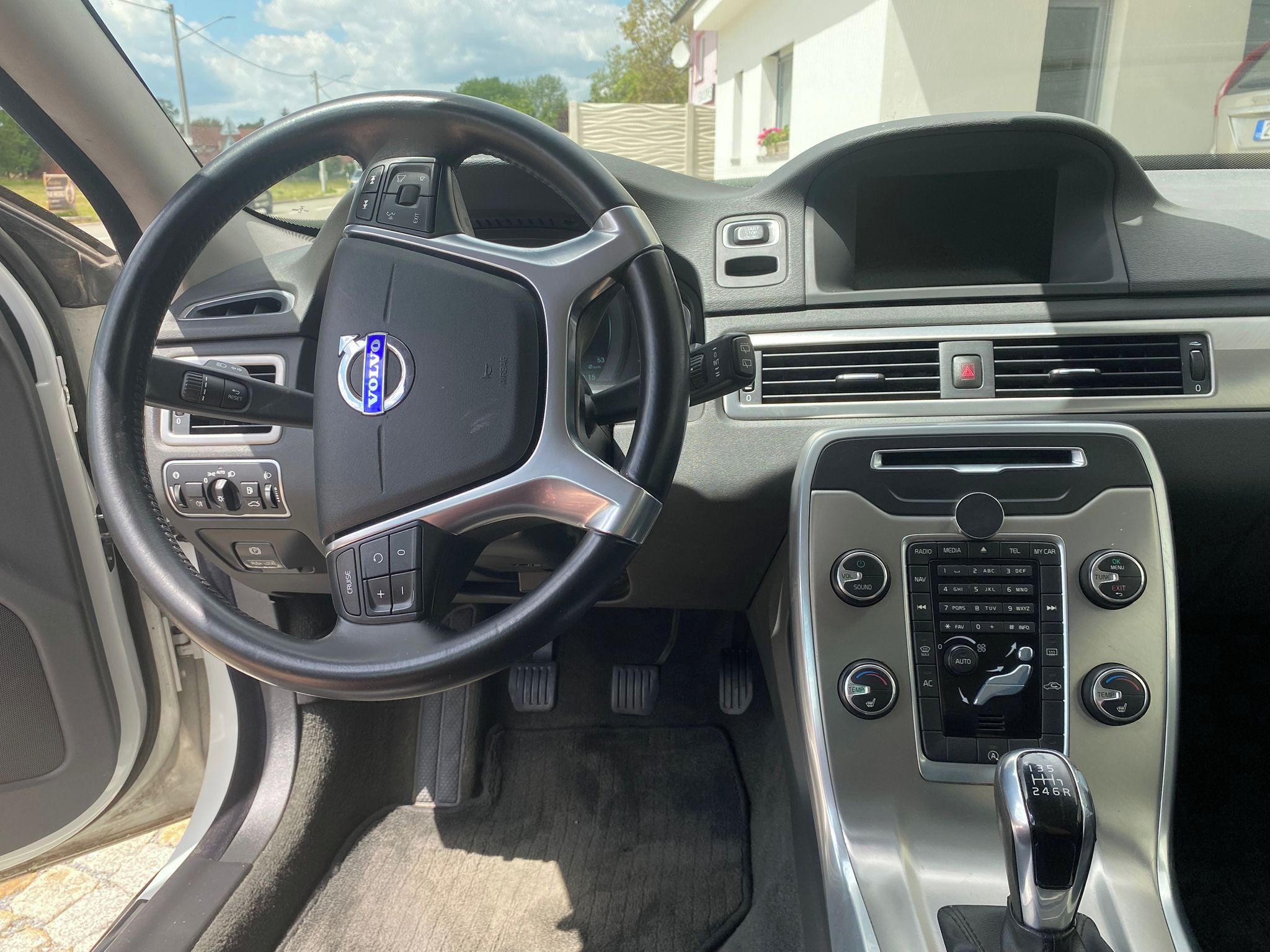 Volvo V70, VolvoV70 D4 133 kW manuál,kůže - fotka 6