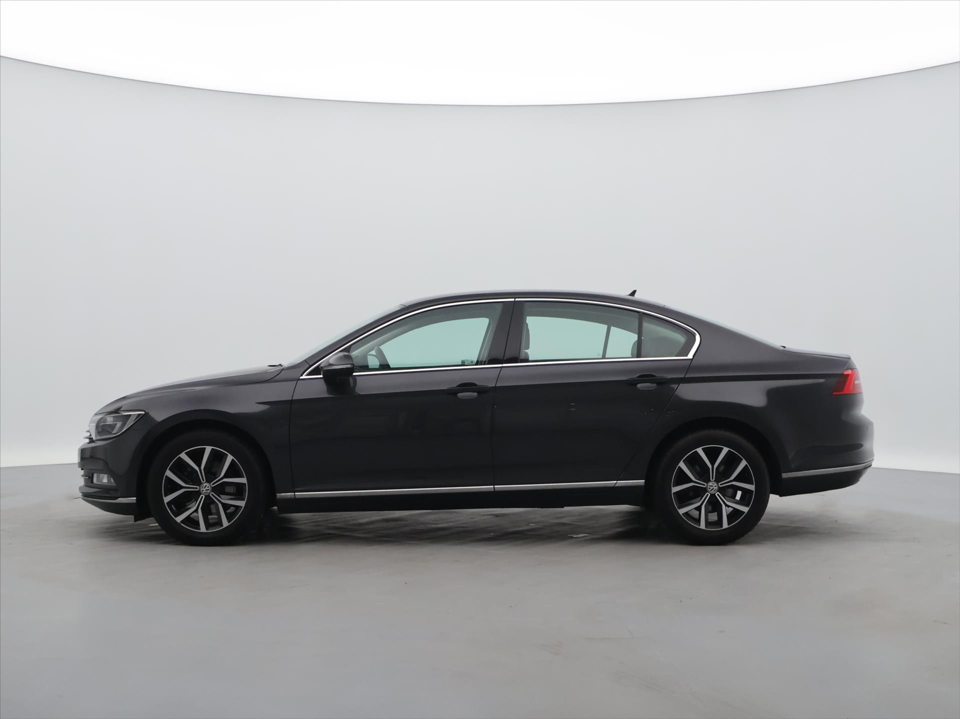 Volkswagen Passat, 2.0 TDI 110kW Highline CZ - fotka 4