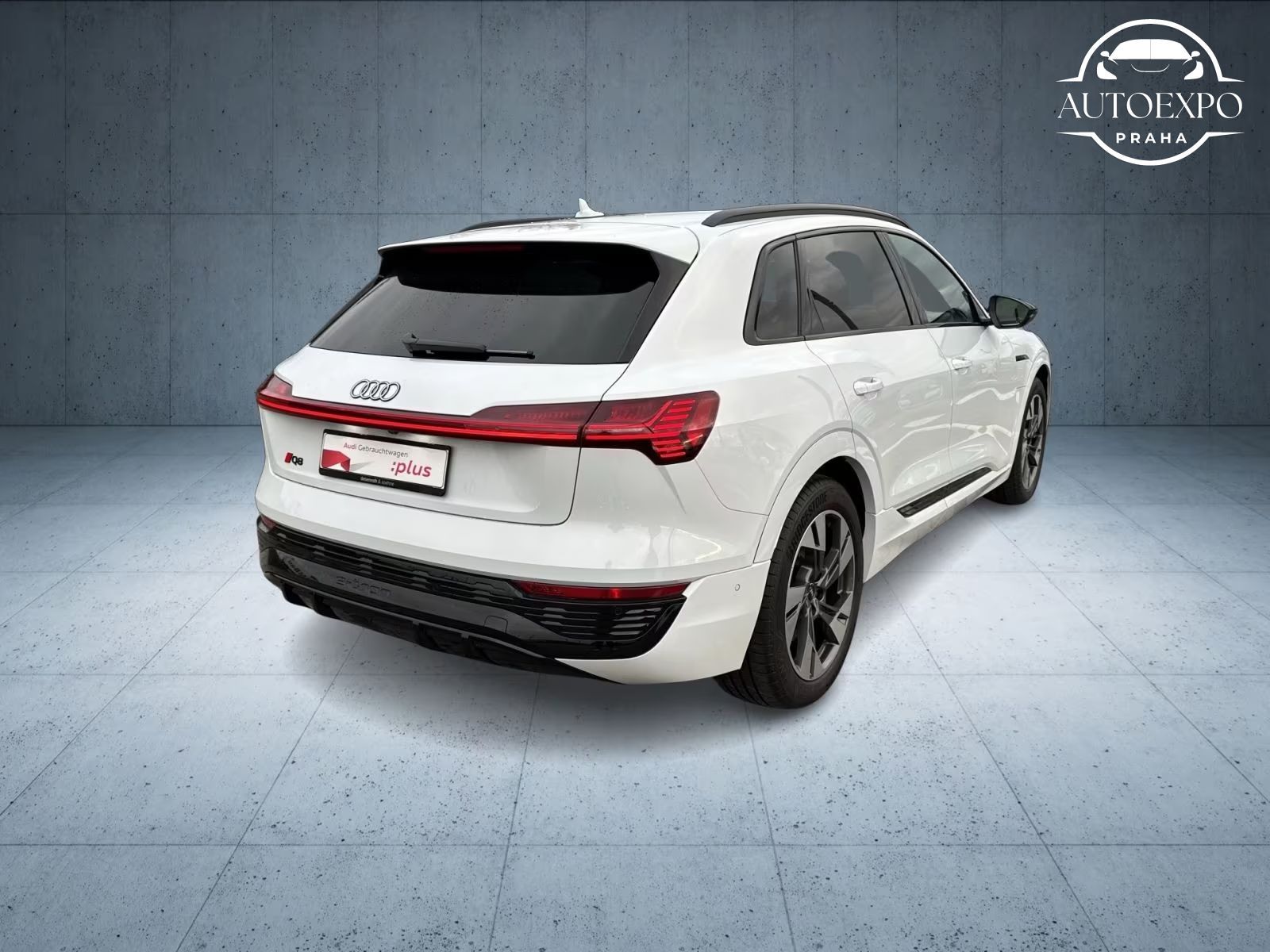 Audi Q8 e-tron, S line 50*/Matrix* - fotka 6