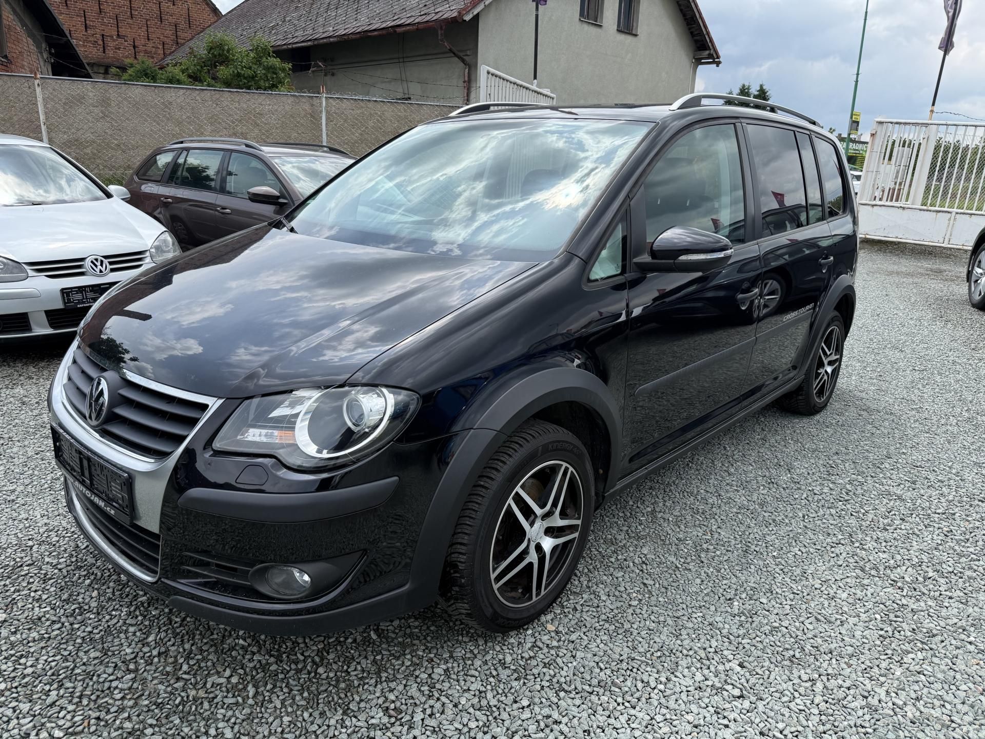Volkswagen Touran, 1.4 TSI DSG CROSS - fotka 3