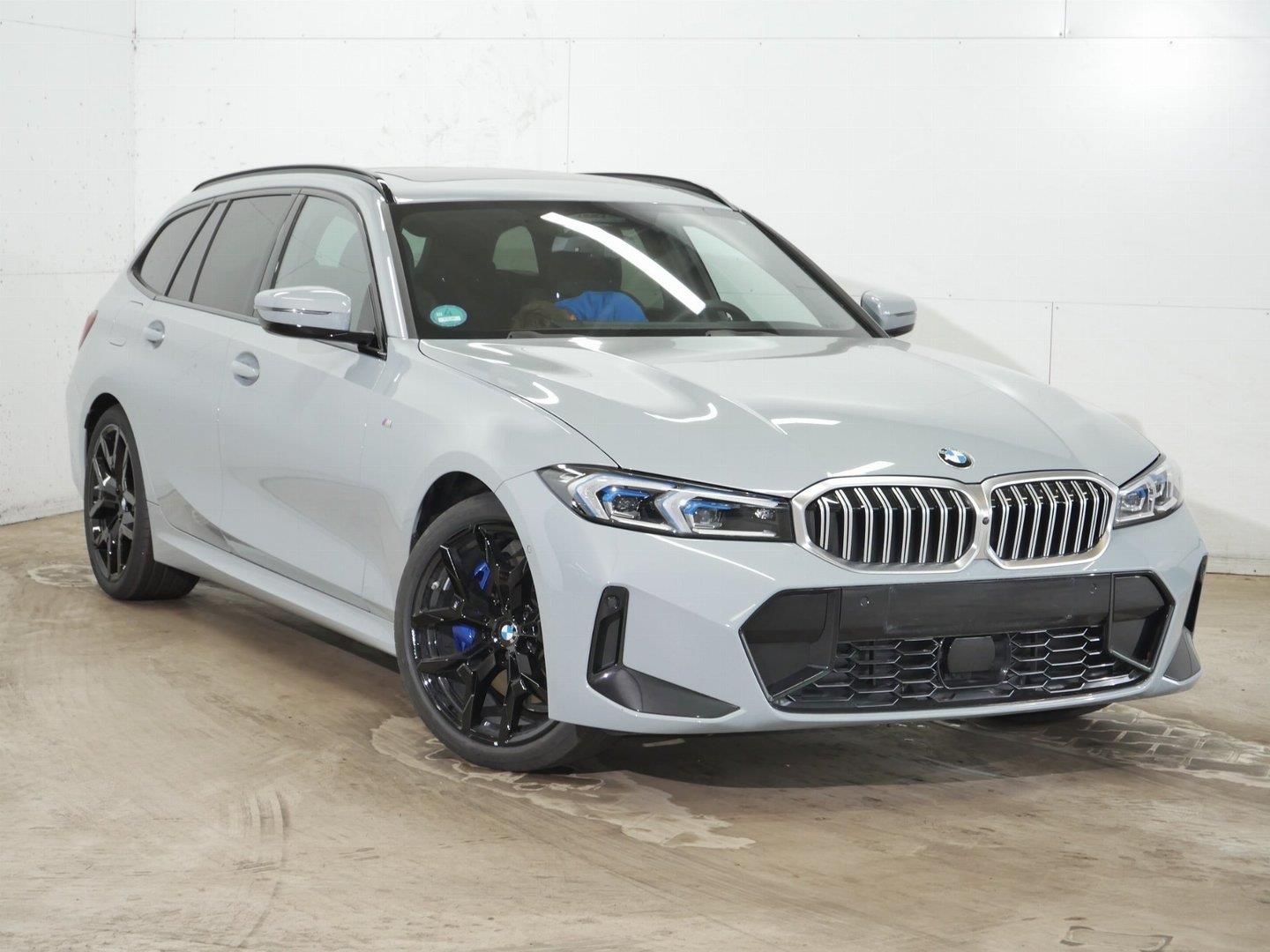 BMW Řada 3, 320D xDrive Tažné Panorama - fotka 2