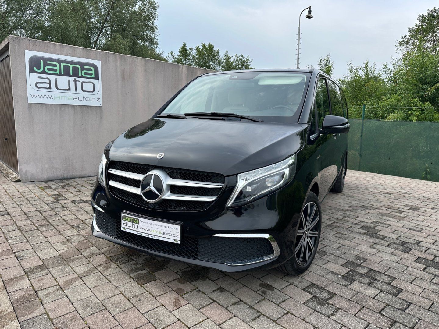Mercedes-Benz Třídy V, V300d 176kW 4x4 AVANTGARDE AMG - fotka 2