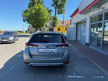 Auto 6