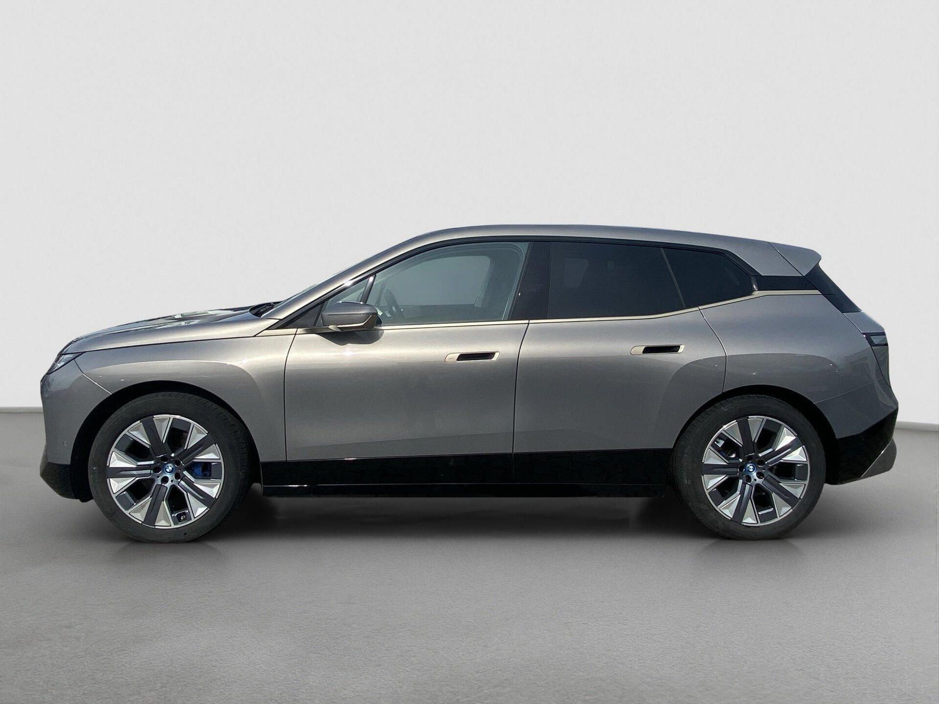 BMW iX, xDrive40 Sport Kamera - fotka 4