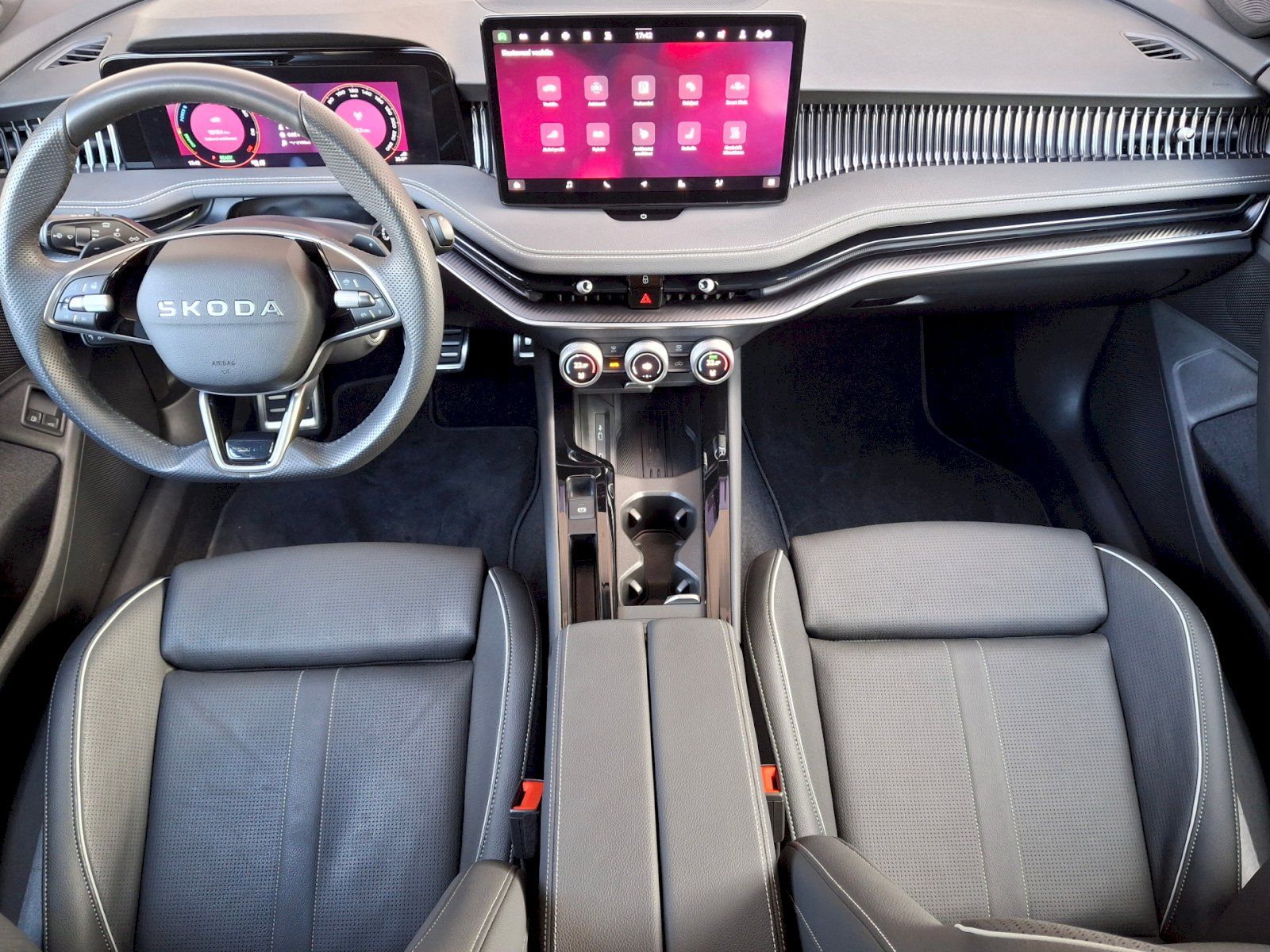 Škoda Superb, Combi iV SportLine DSG 1,5TSi - fotka 5