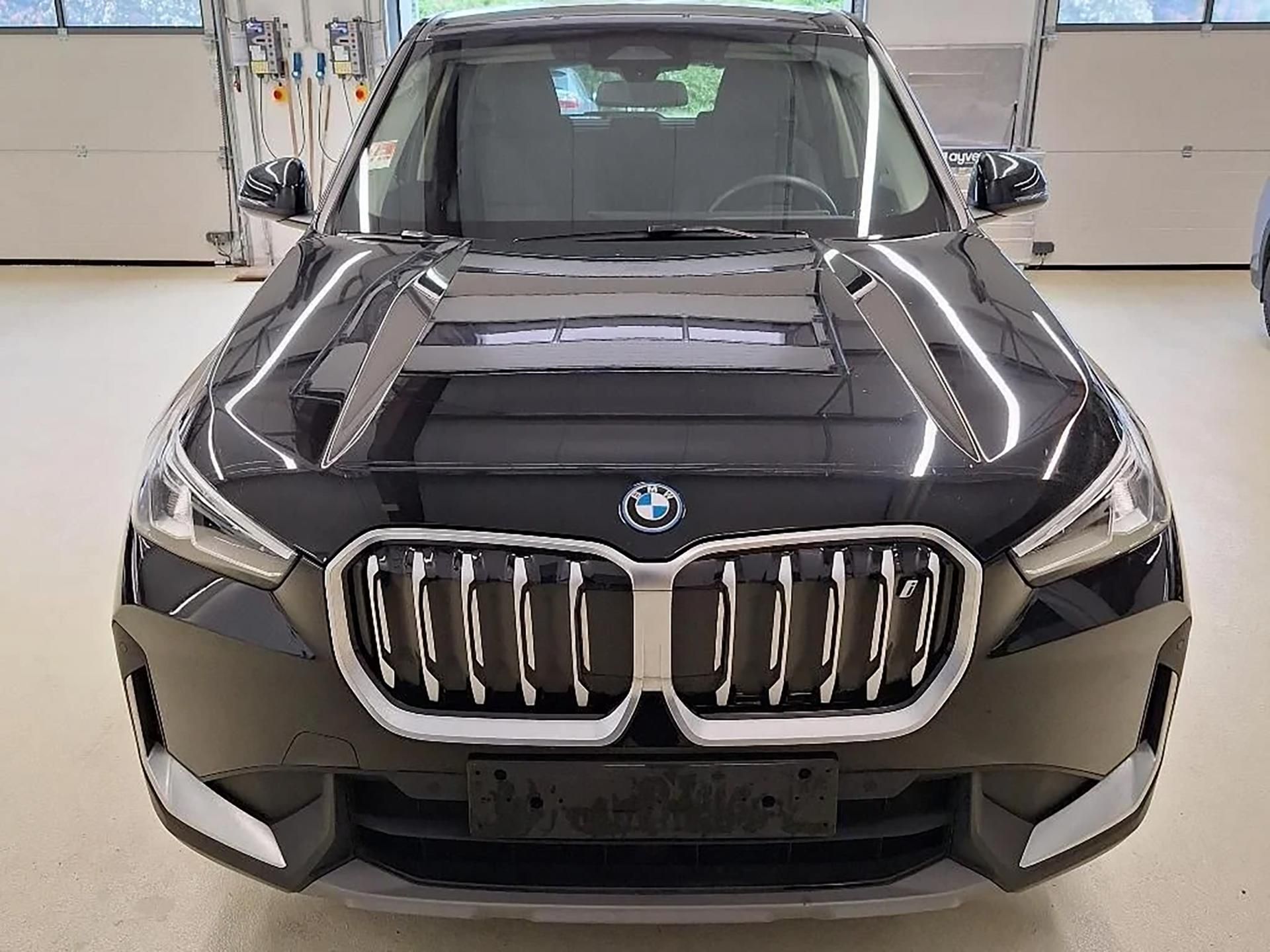 BMW iX1 - fotka 2