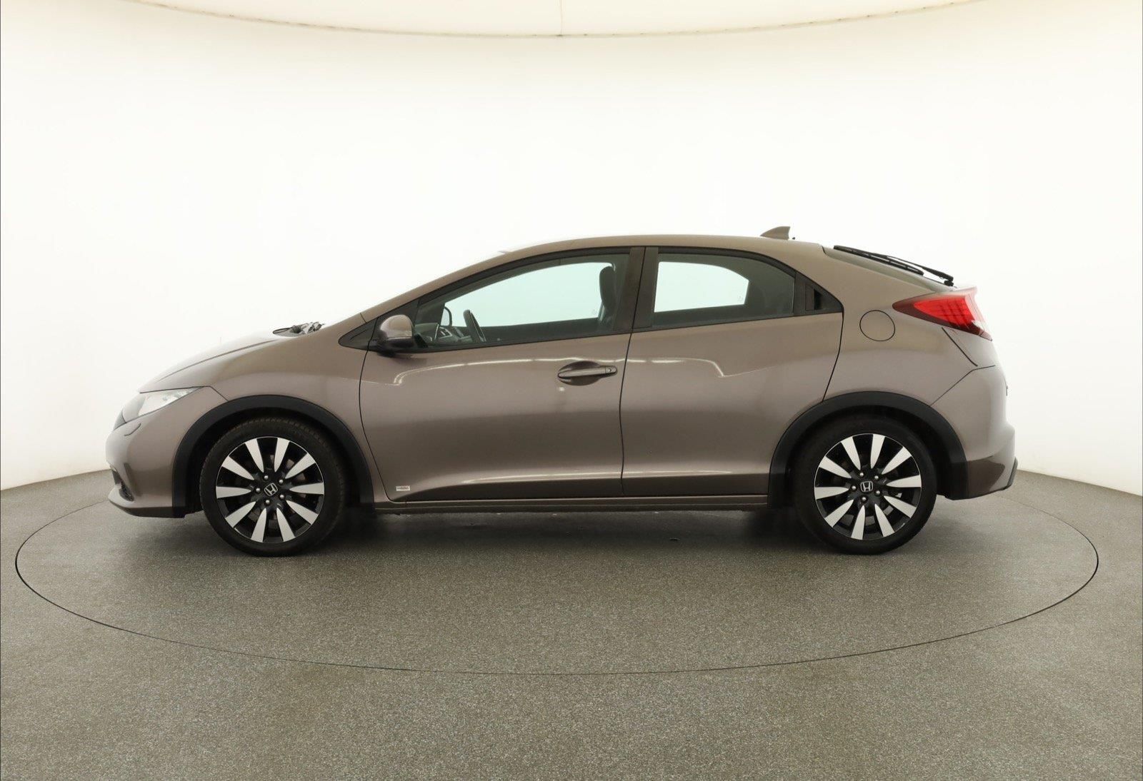 Honda Civic, 1.8 i-VTEC, Automatická klima - fotka 3