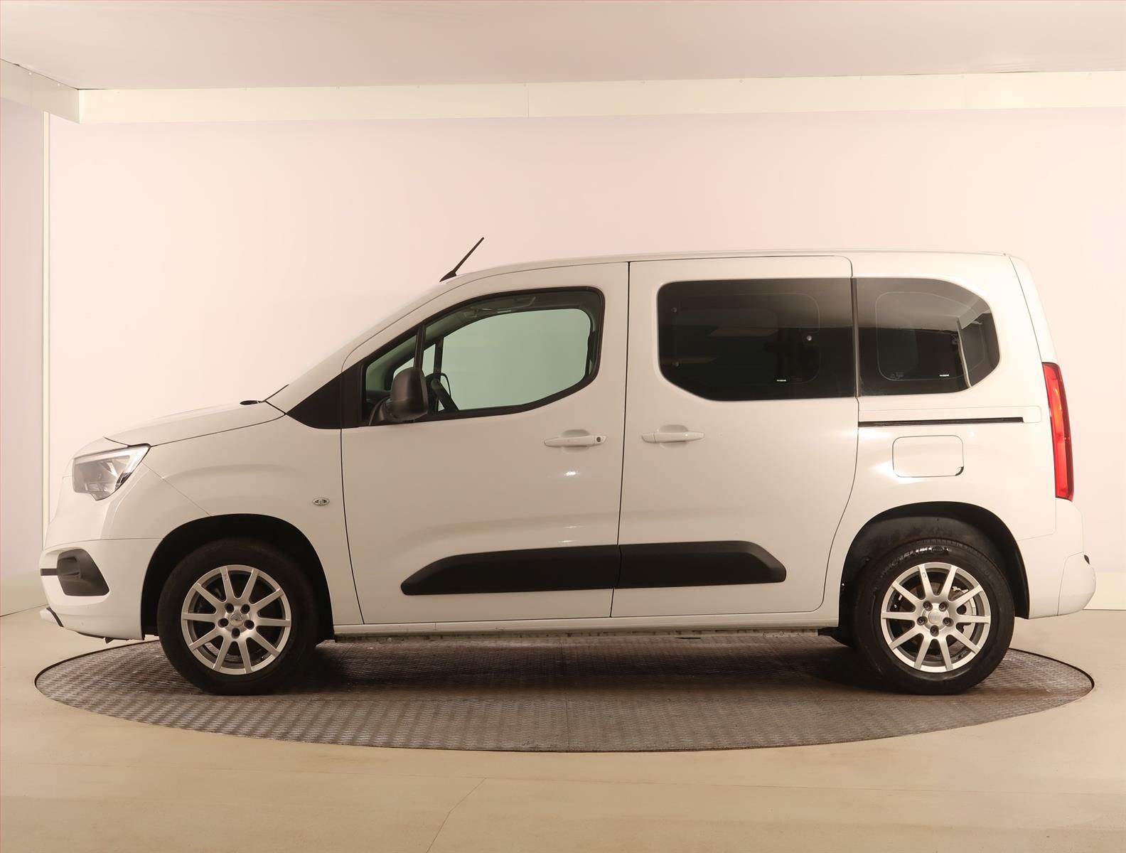 Opel Combo, 1.5 CDTI, Edition, 5Míst - fotka 3