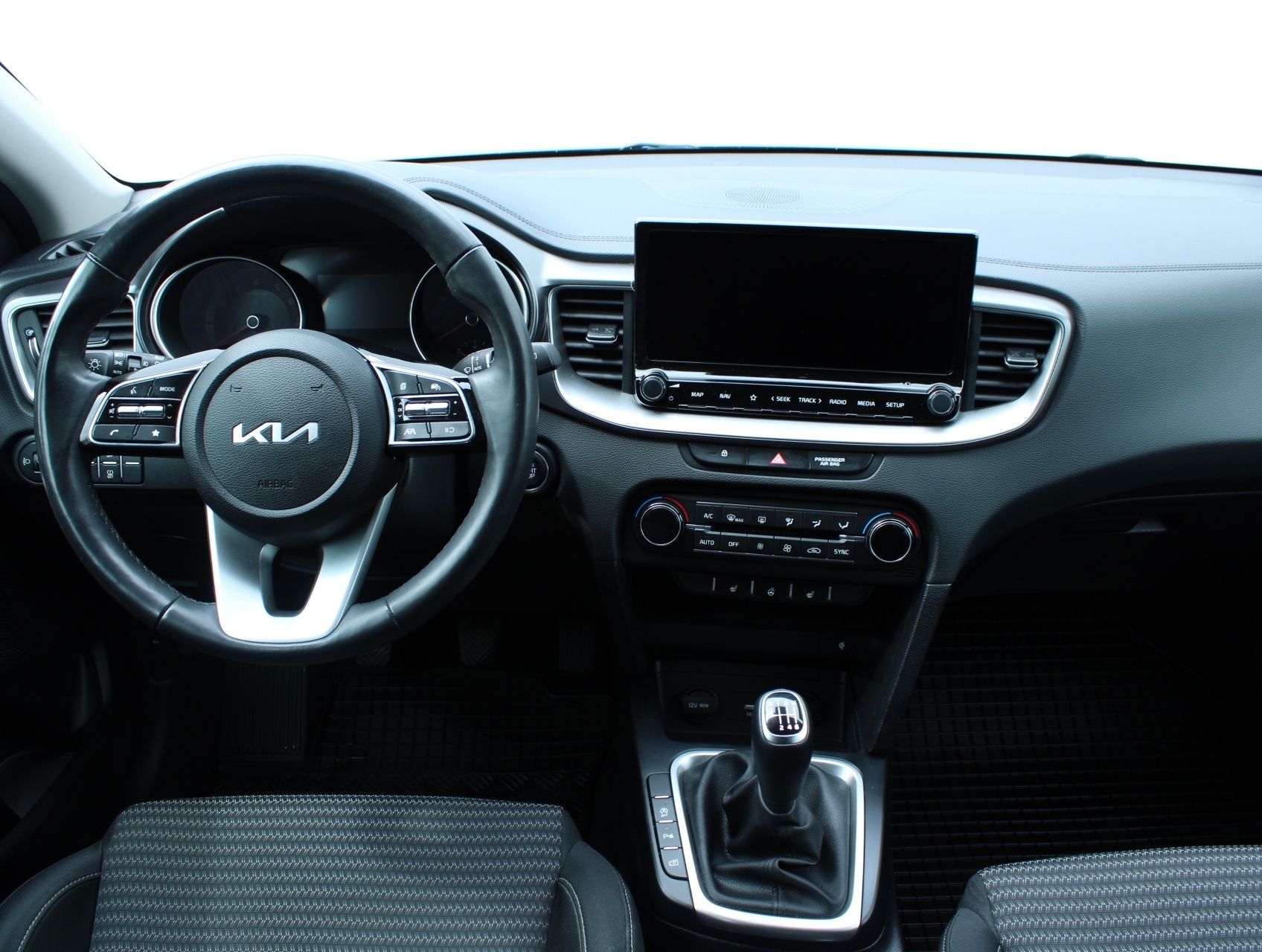 Kia Cee´d SW, 1.5 T-GDI TOP 117kW LED manuál - fotka 5