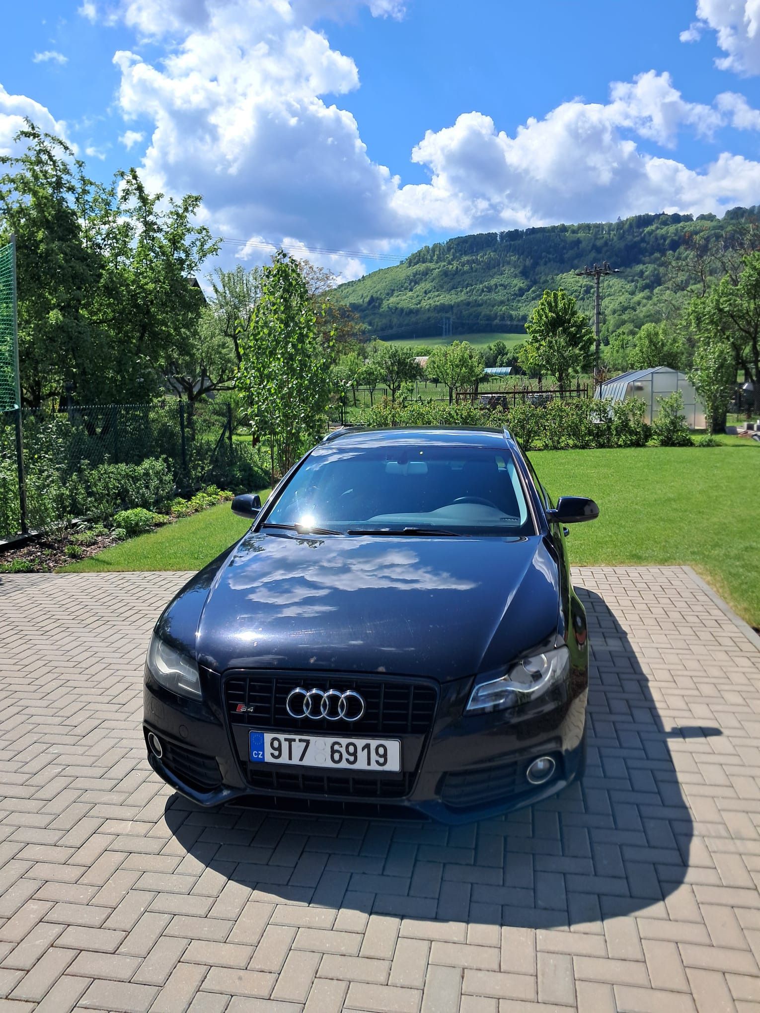 Audi A4, Audi A4 Avant 2.0 TDI, r. 2010 - fotka 4