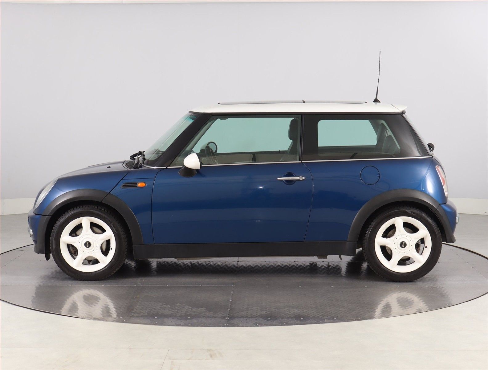 Mini Cooper, Cooper, polokůže, zamluveno - fotka 3