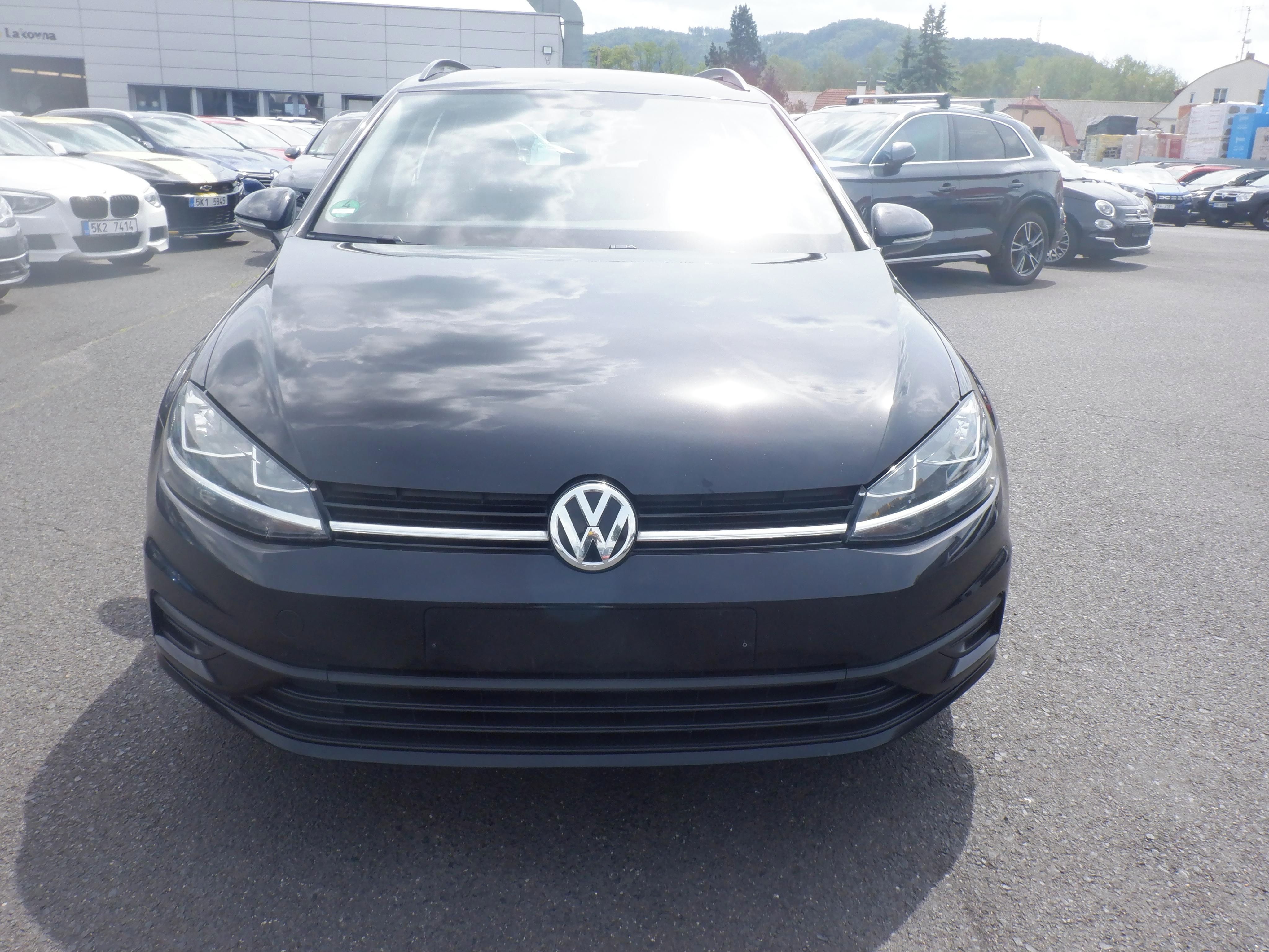 Volkswagen Golf, 1.6 TDI Tredline,1.majitel - fotka 2