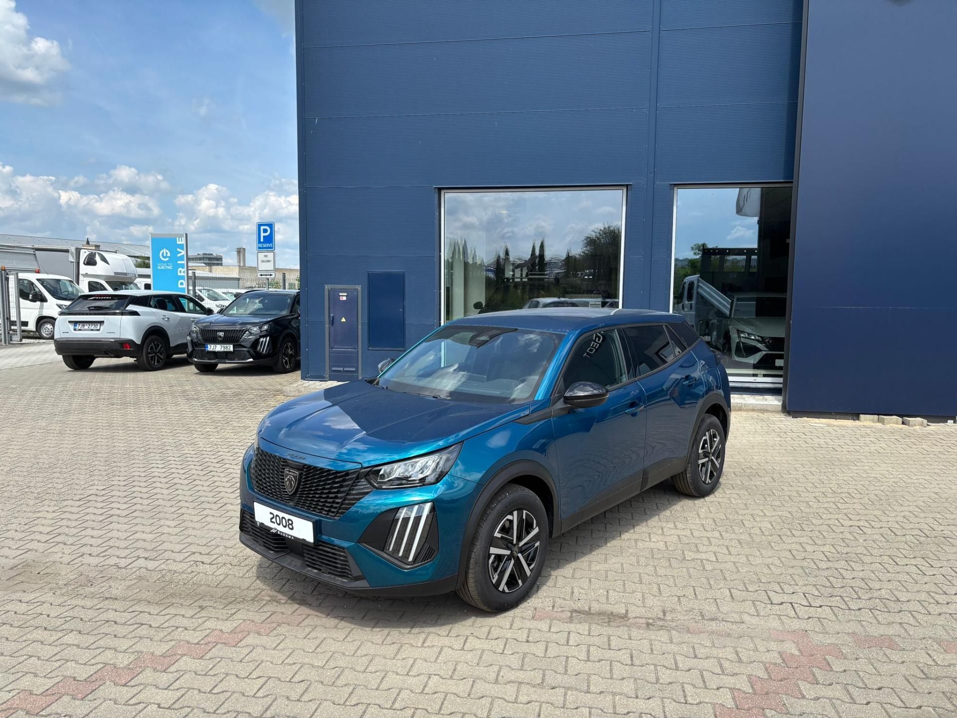 Peugeot 2008, BUSINESS Hybrid 110 e-DCS - fotka 3