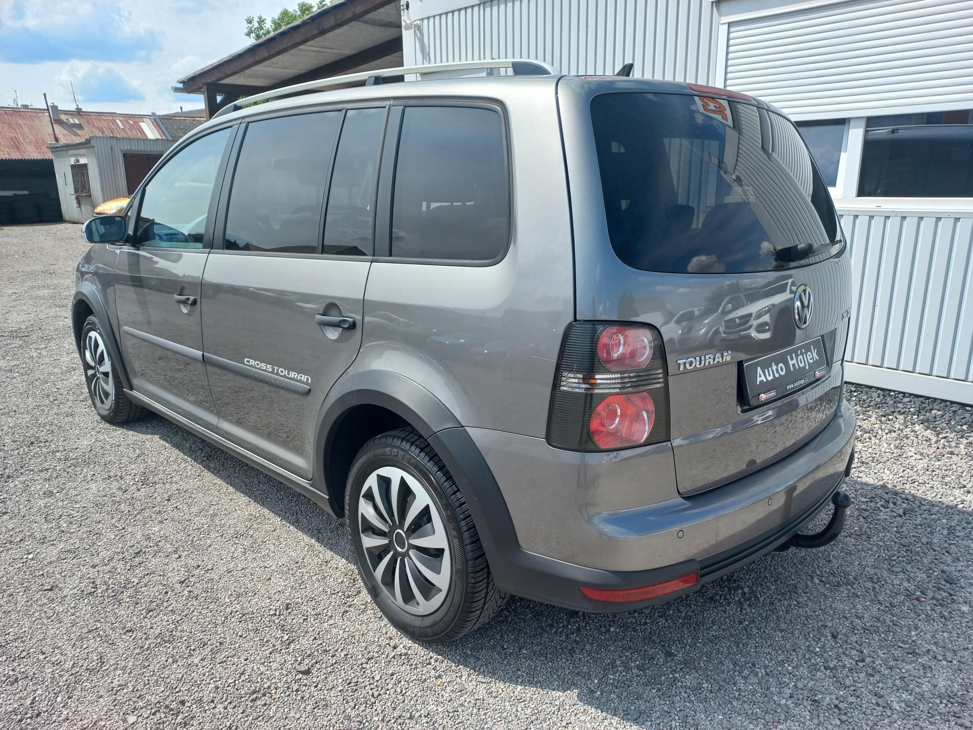 Volkswagen Touran, Cross 2.0TDi 103kW DSG 7-míst - fotka 6