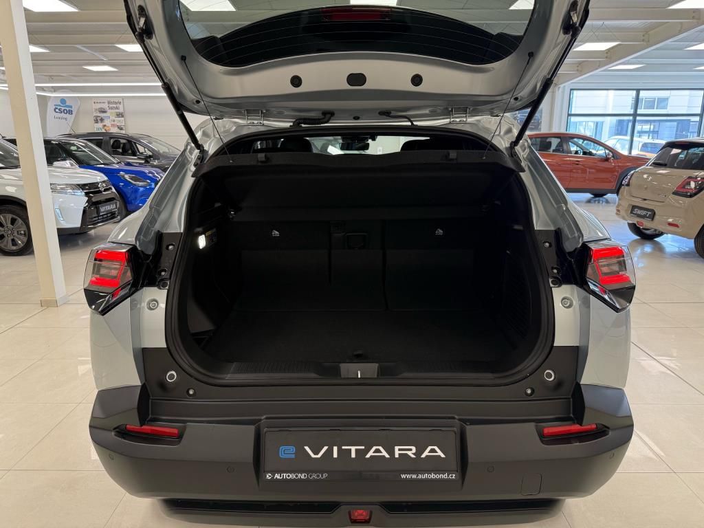 Suzuki Vitara, eVITARA 61kWh 4x4 ELE. 12/26 - fotka 4
