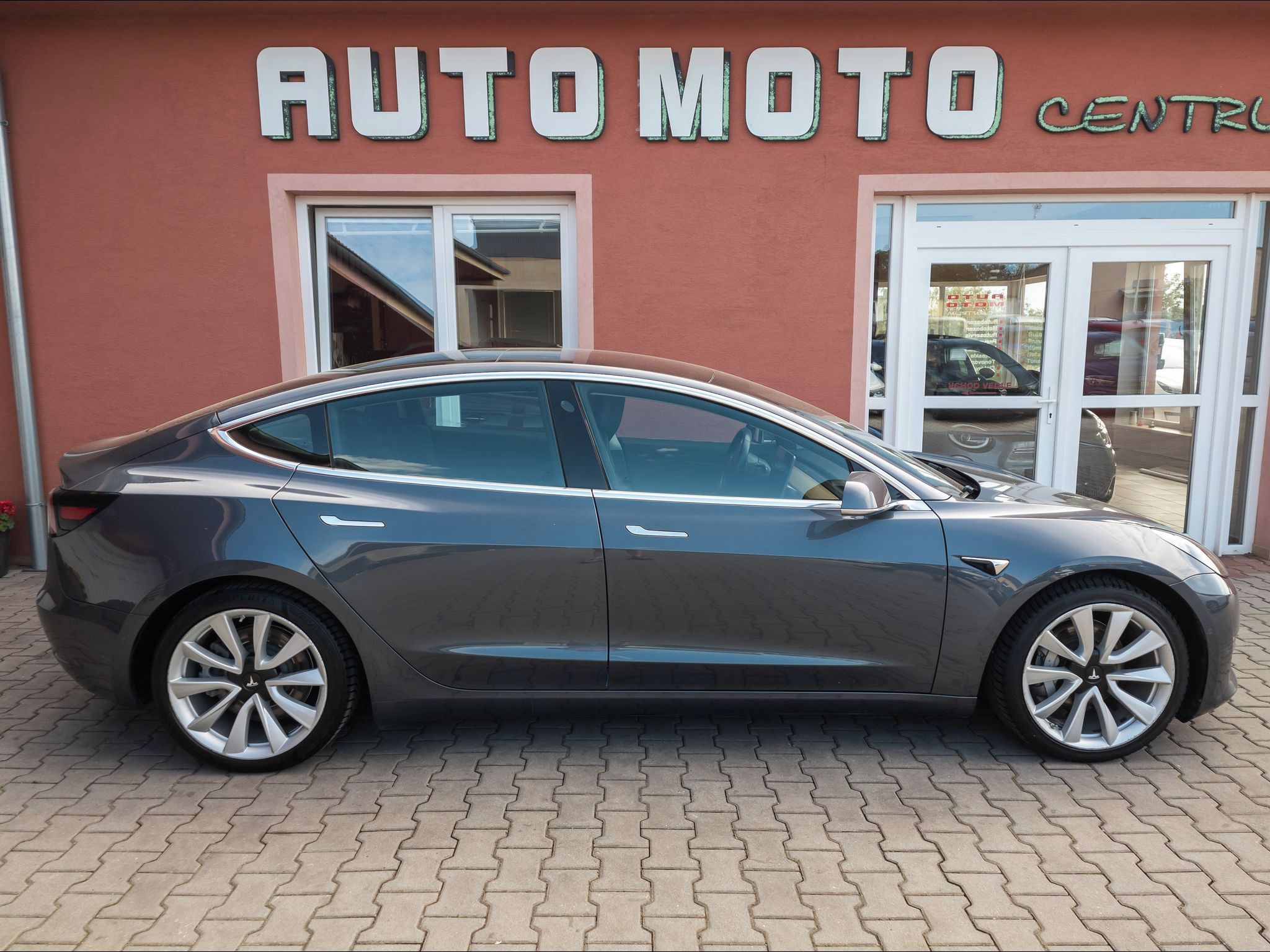 Tesla Model 3, Long Range Dual Motor 340 kW S - fotka 5