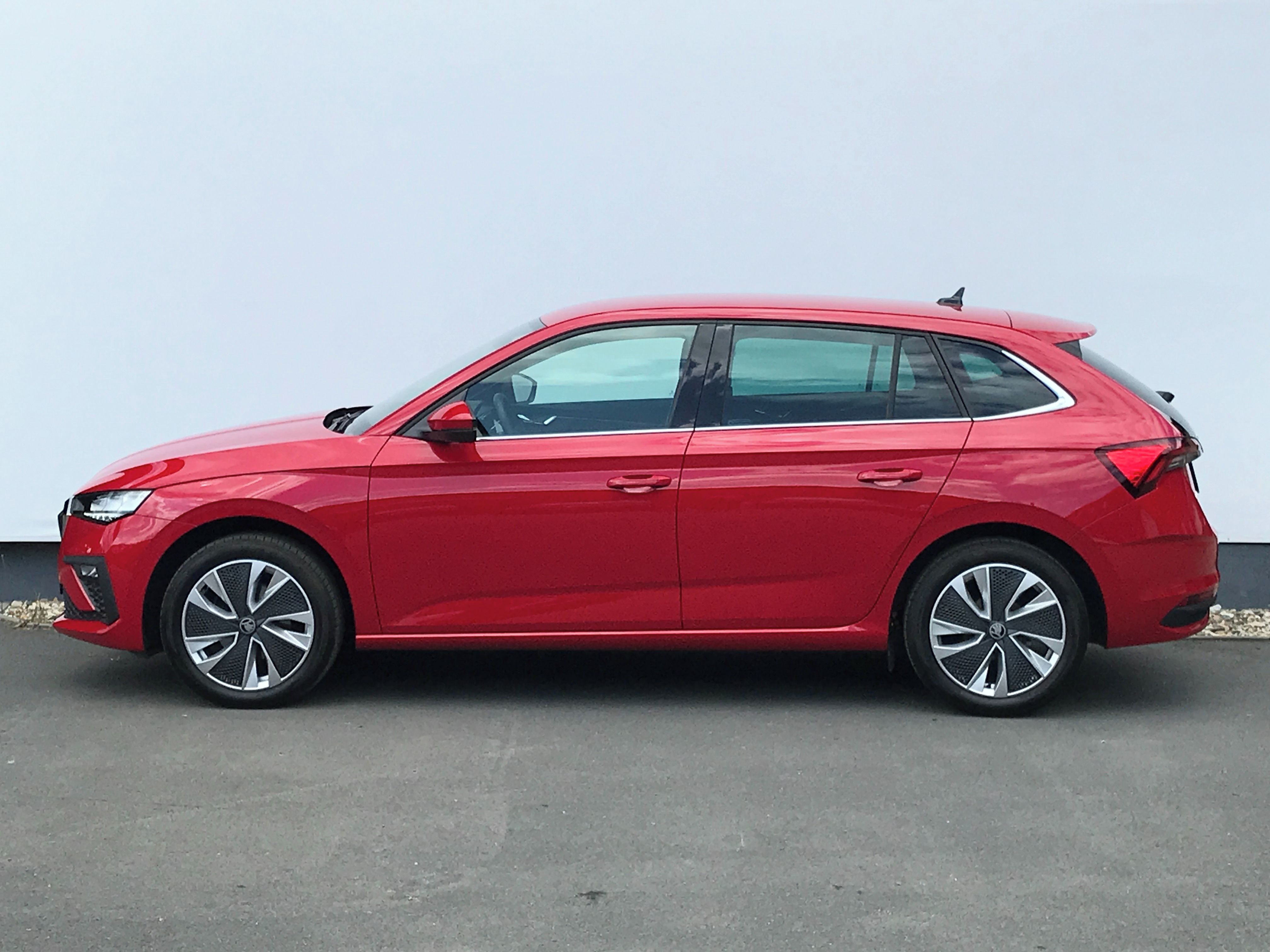Škoda Scala, 1,0 TSi/85 kW Top Selection 6* - fotka 3