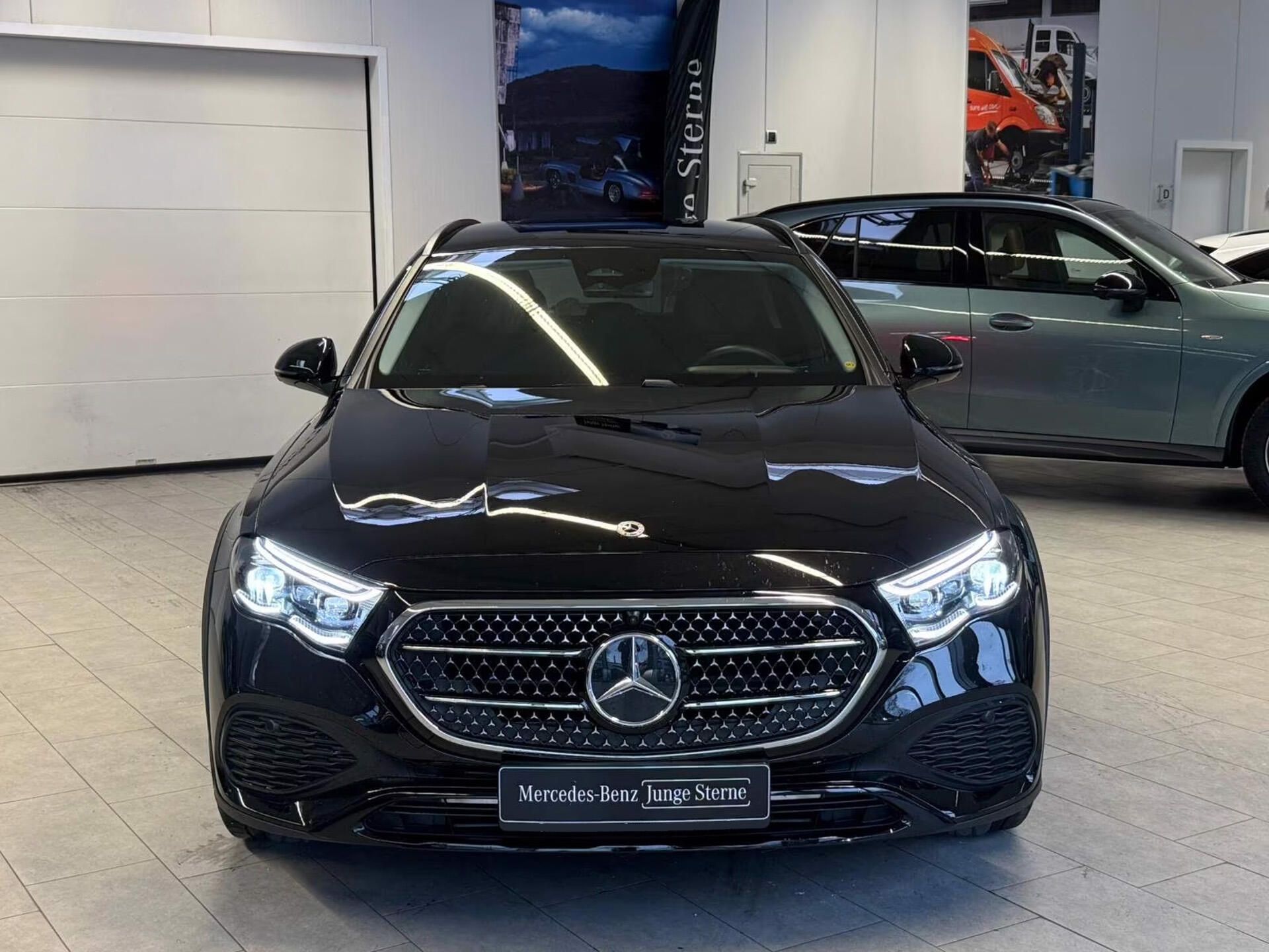 Mercedes-Benz Třídy E, 300de 4M All-Terr 360 Distro - fotka 2