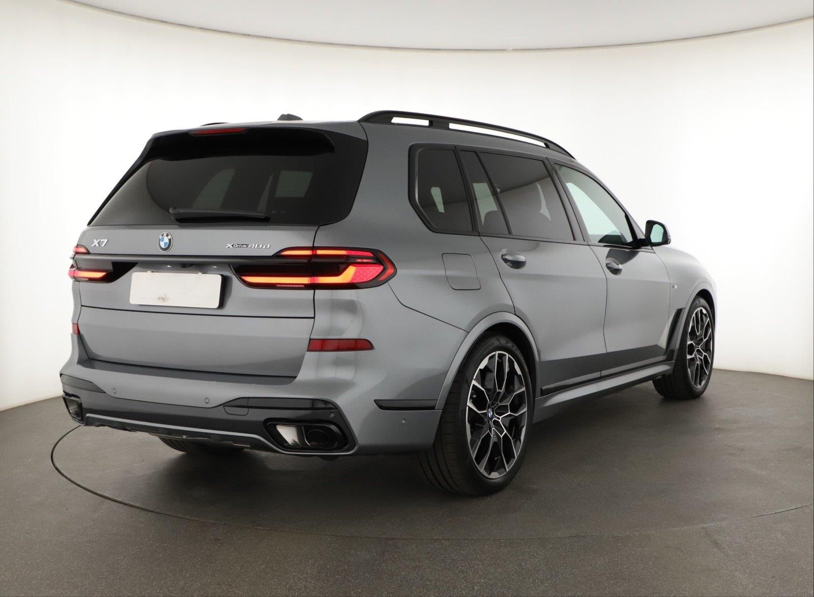 BMW X7, xDrive40d, M Sport - fotka 5