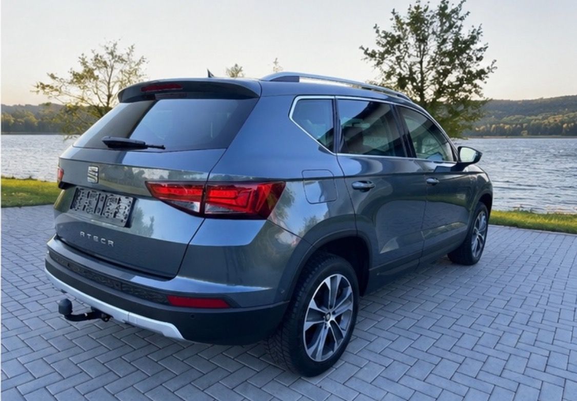 Seat Ateca, 1,6 TDi - ALCANTARA + KŮŽE - fotka 3