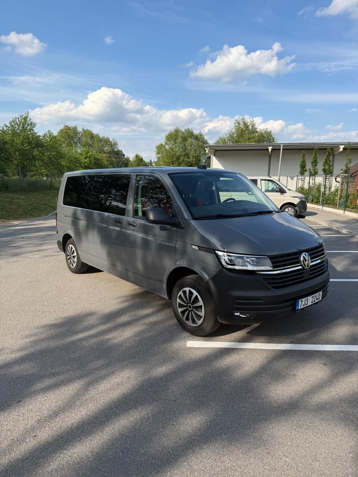 Volkswagen Transporter, 110kw,Long,8 míst,tažné... - fotka 4