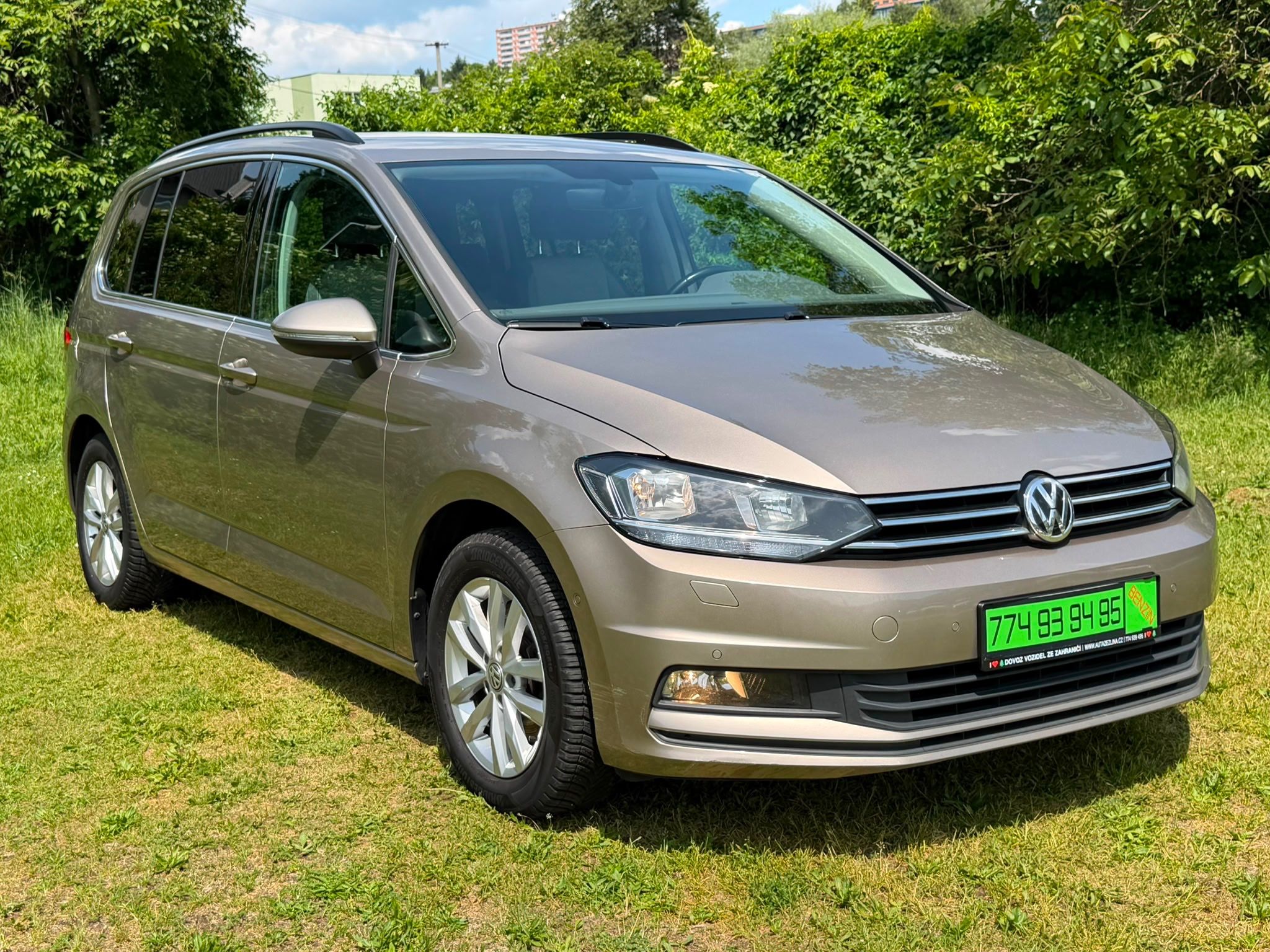 Volkswagen Touran, 1,4 TSI - PARKPILOT, 7 MÍST - fotka 3