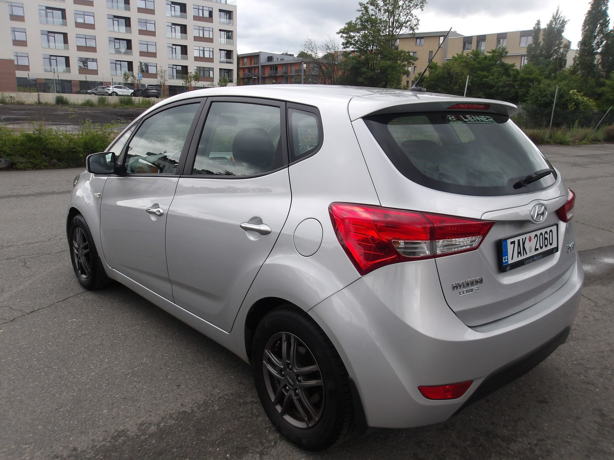 Hyundai ix20, 1,6i 91kW NAJ.56000km !!! 1.MA - fotka 5