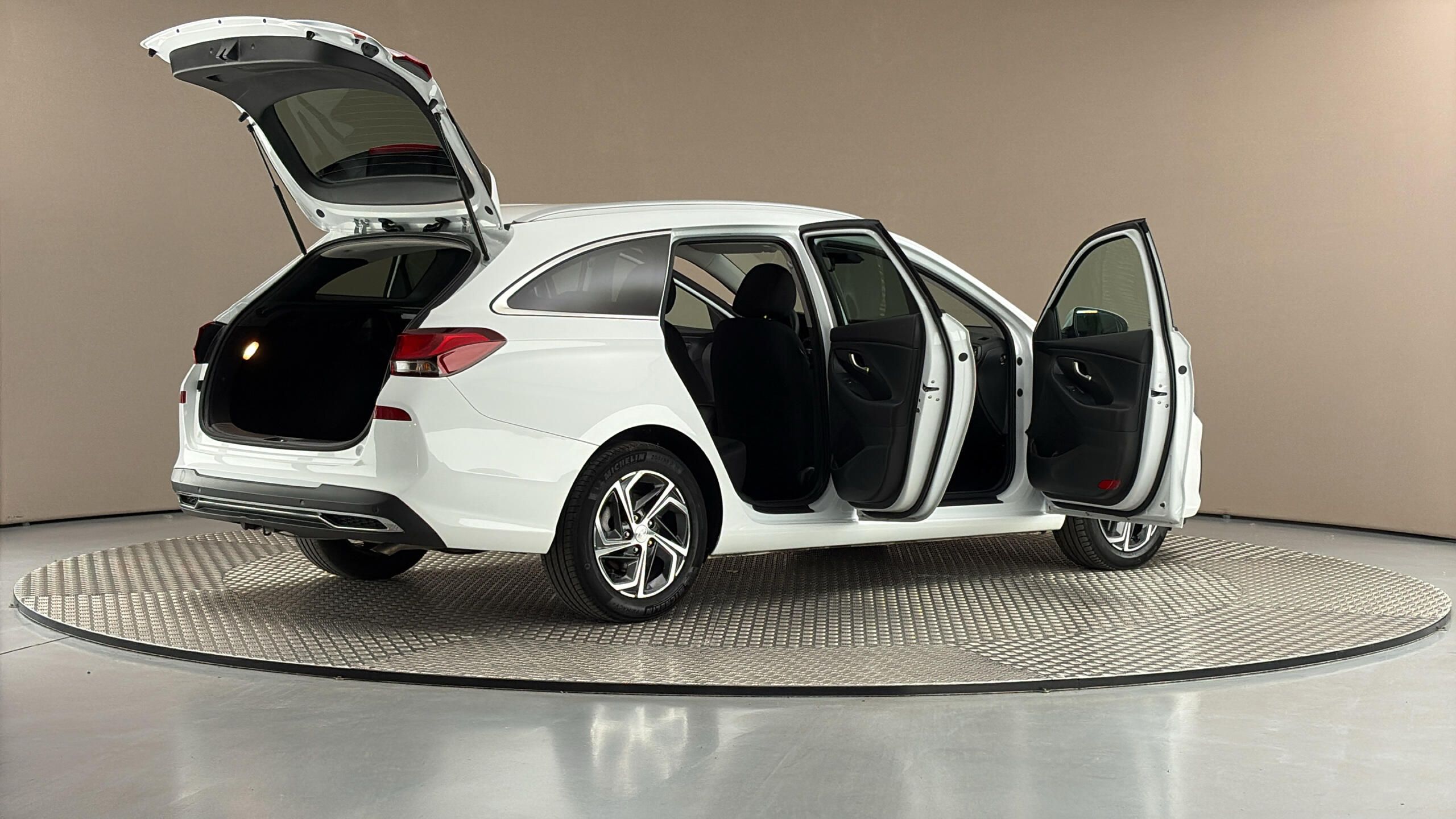 Hyundai i30, 1.0 T-GDI Smart Kombi - fotka 6