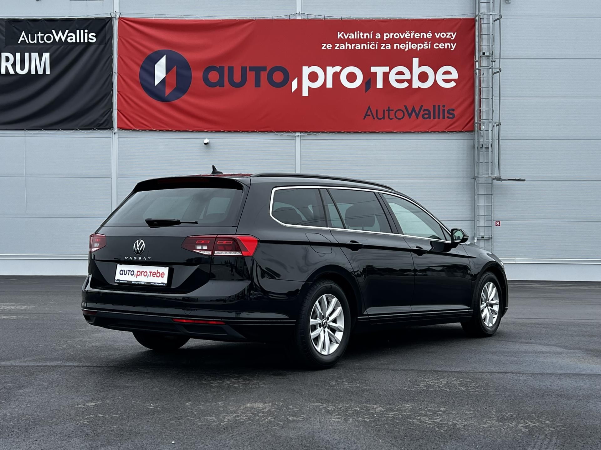 Volkswagen Passat, 2.0TDI DSG 110kW Business DPH - fotka 4