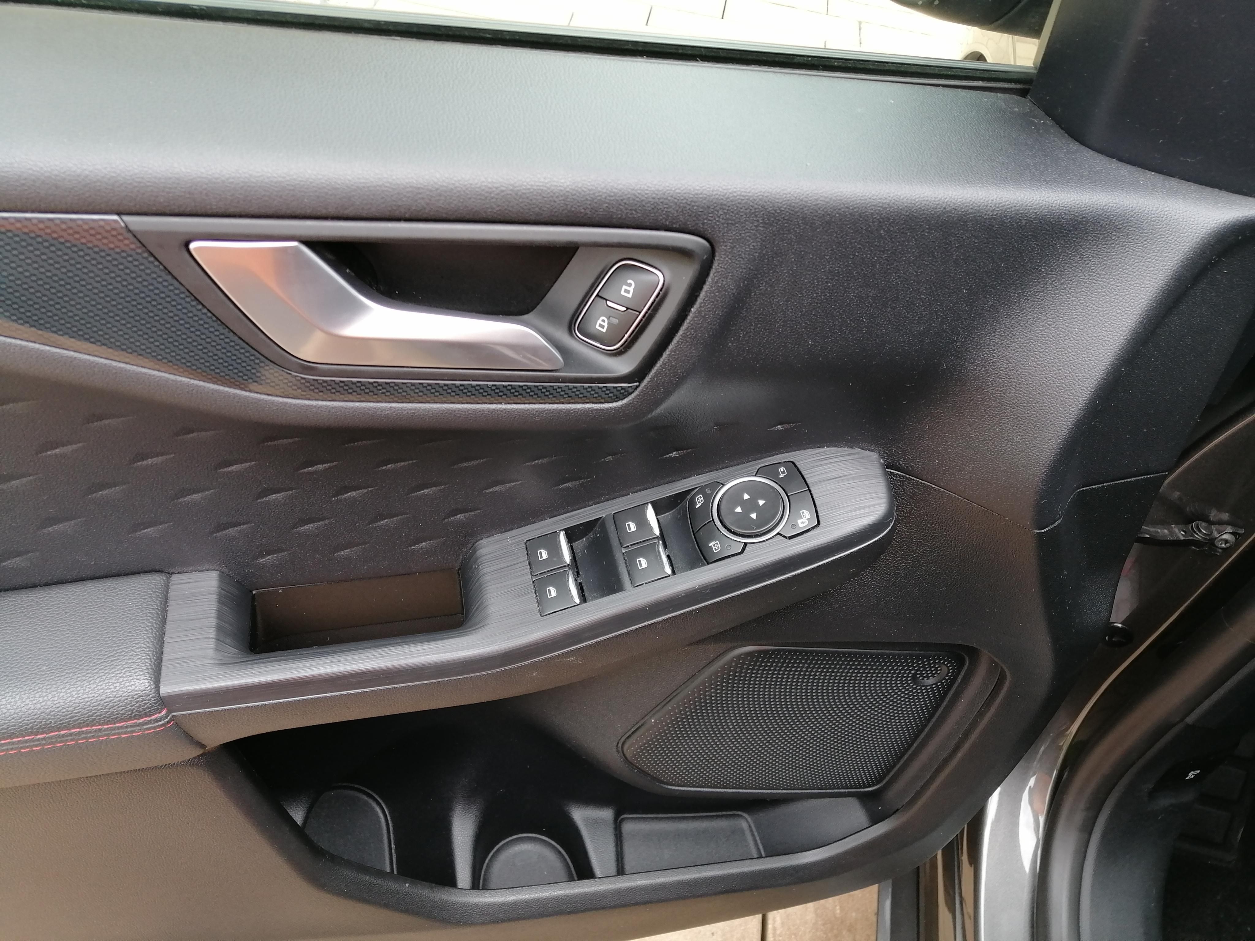 Ford Kuga, Ford Kuga ST Line 4x4 automat - fotka 6