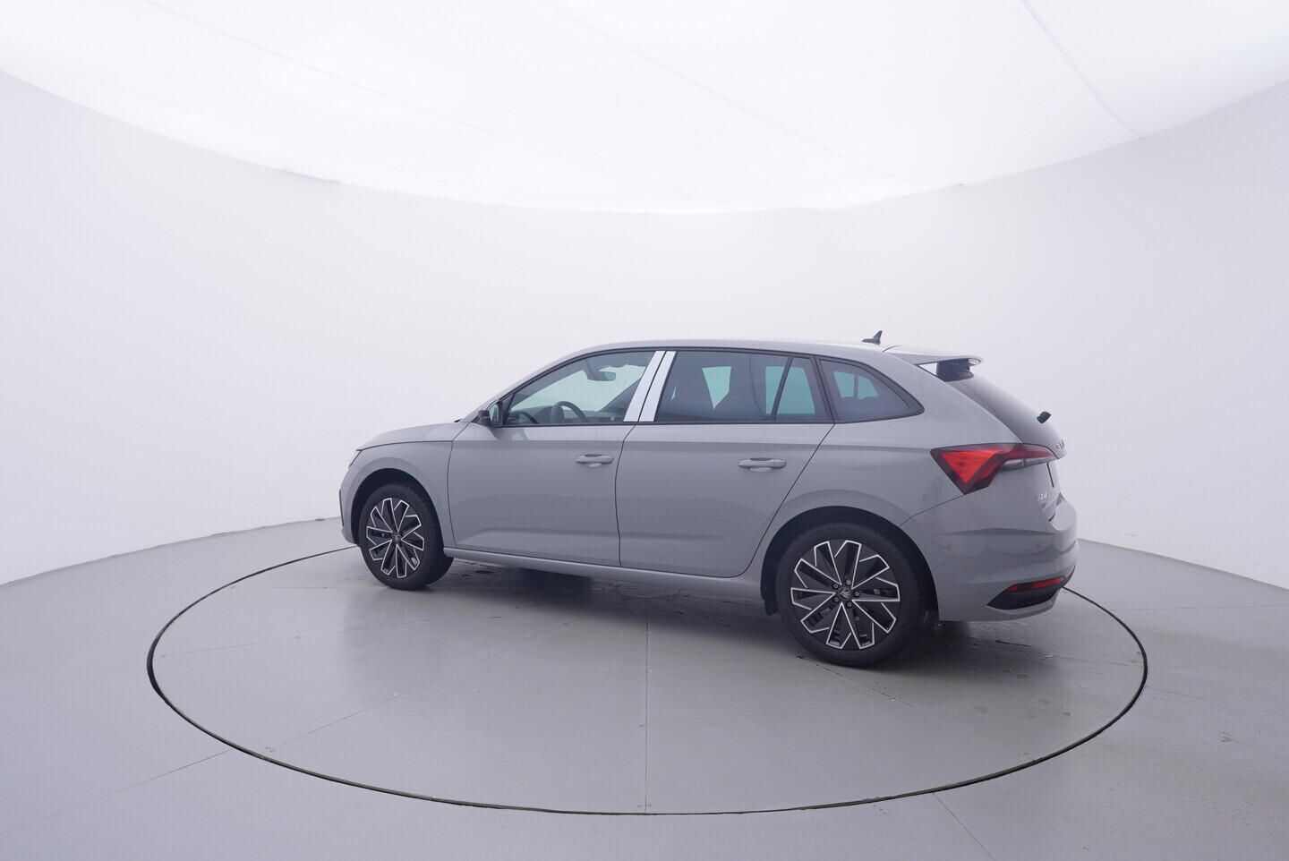 Škoda Scala, Dynamic 1,0 TSI 85 kW - fotka 3