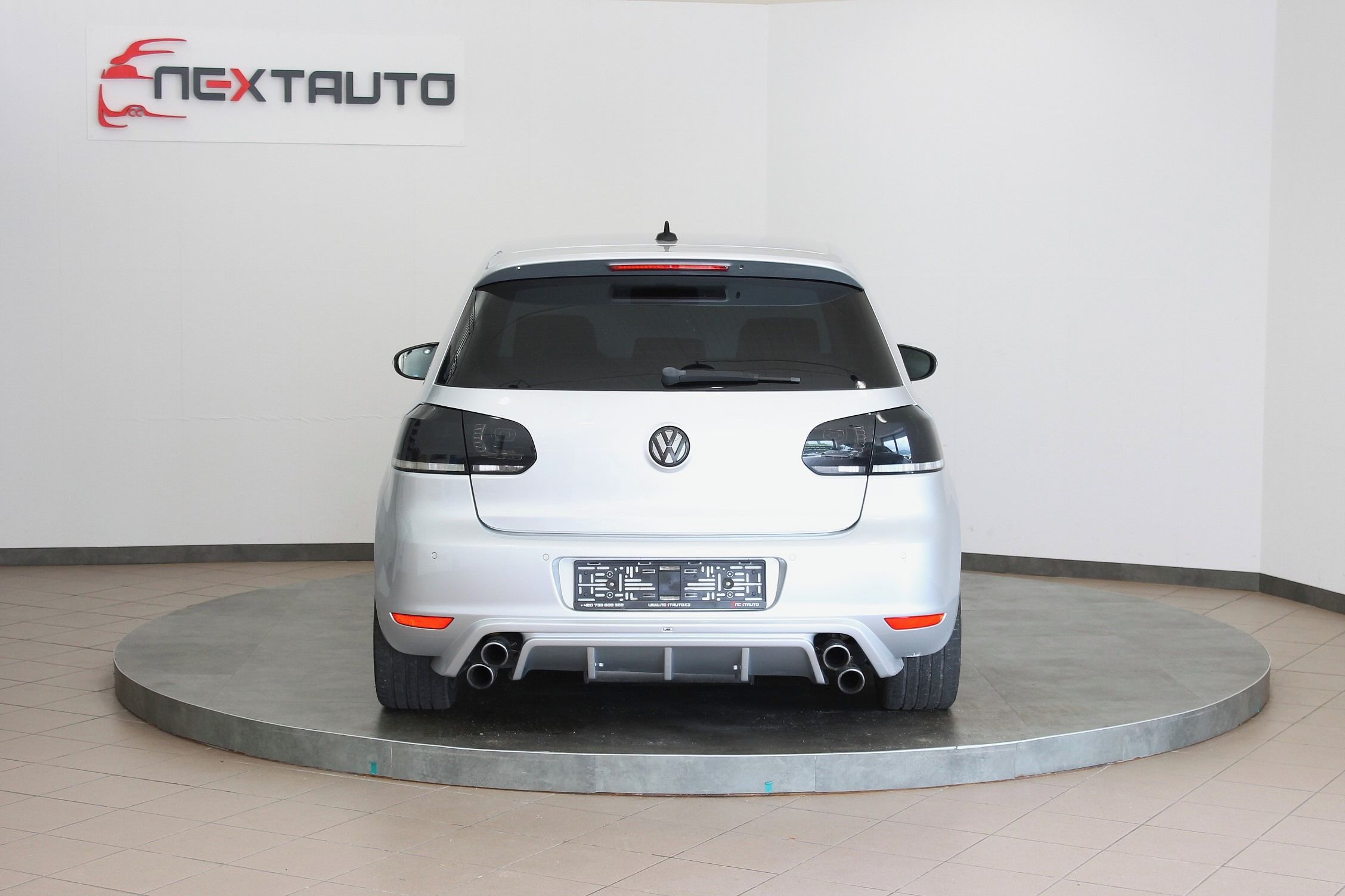 Volkswagen Golf, 2.0 TFSI 155kW DSG GTI - fotka 4