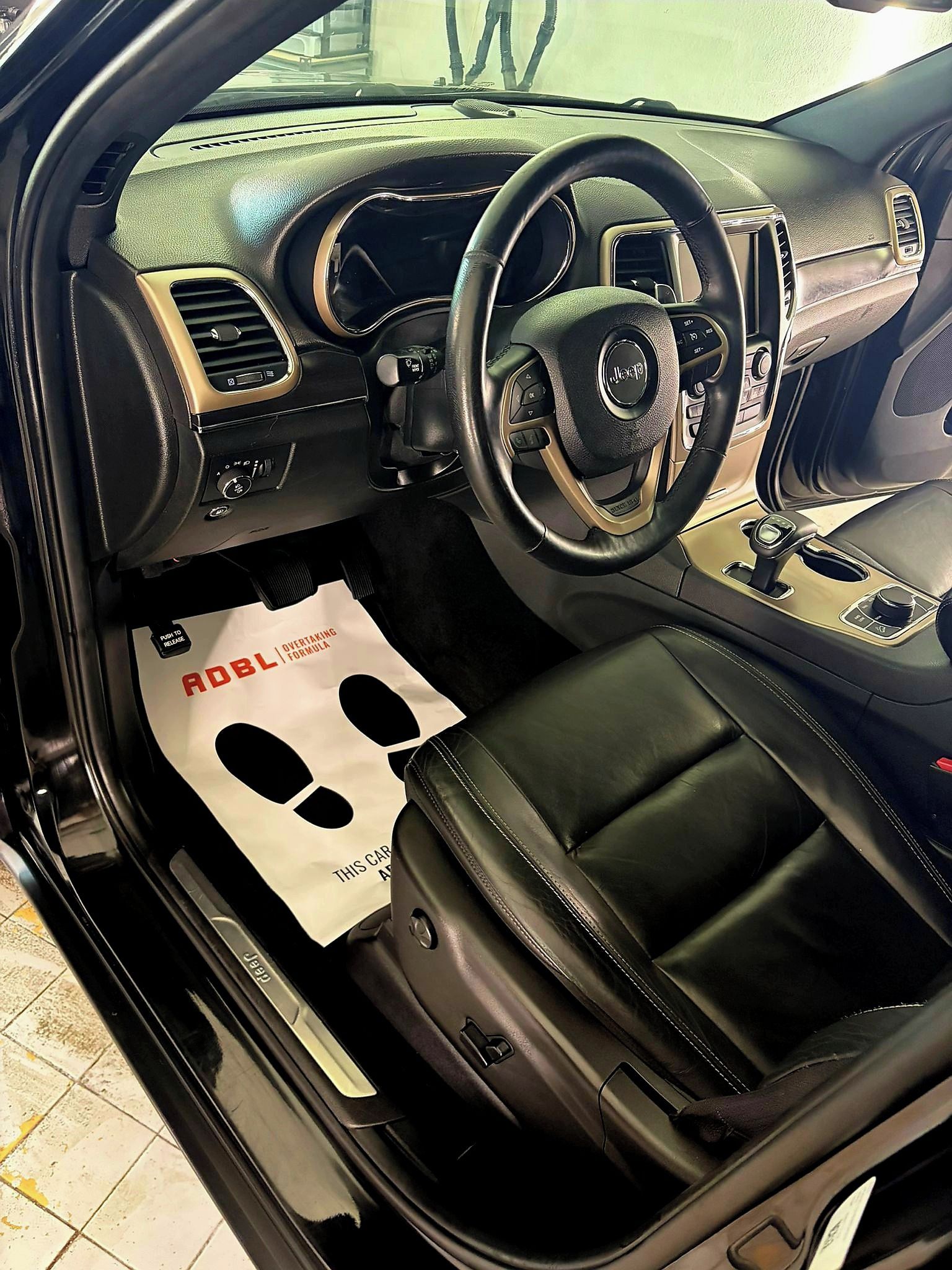Jeep Grand Cherokee, Grand Cherokee 3.0 V6 turbo Di - fotka 6